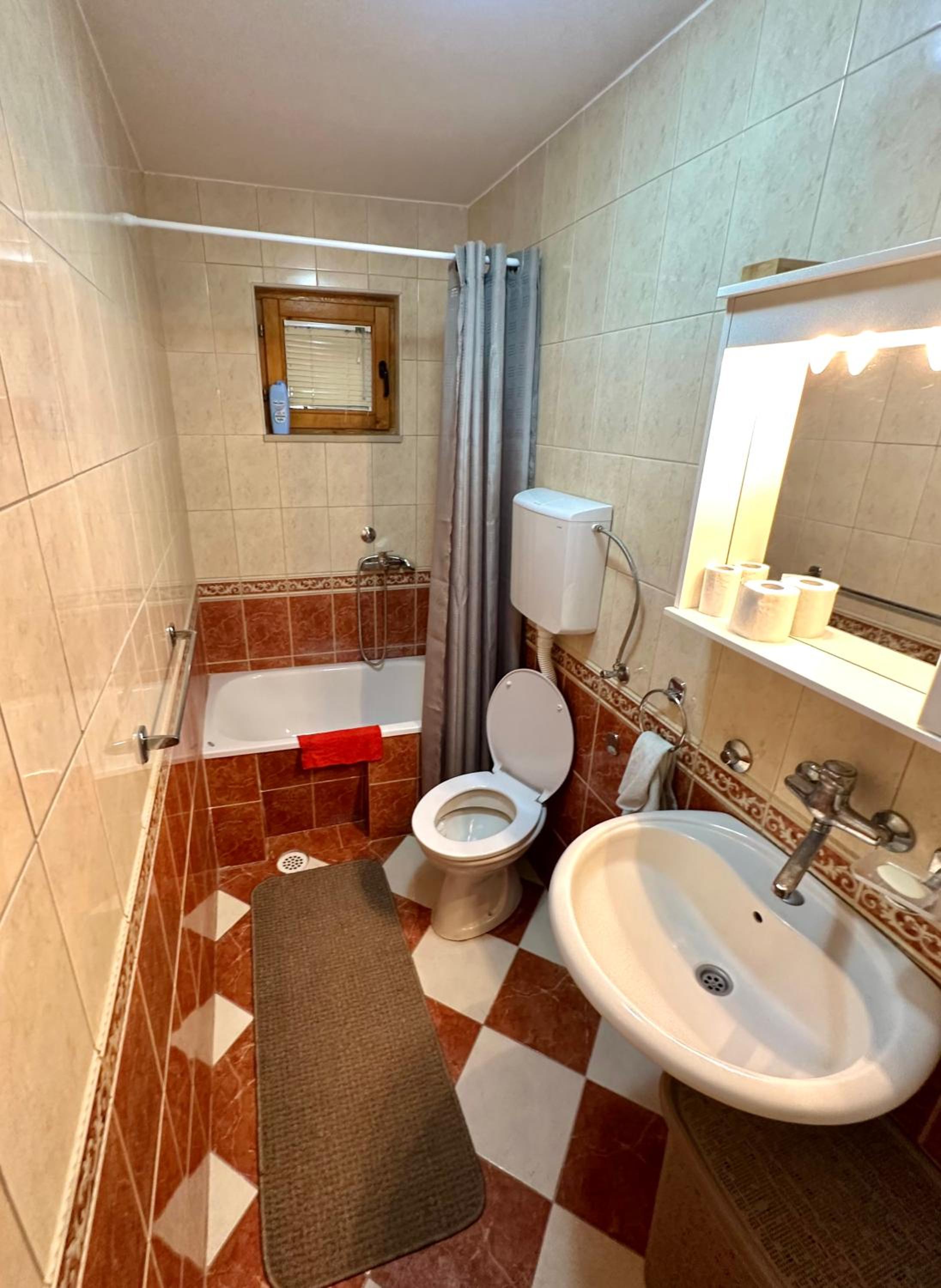 Four-Bedroom House photo 2