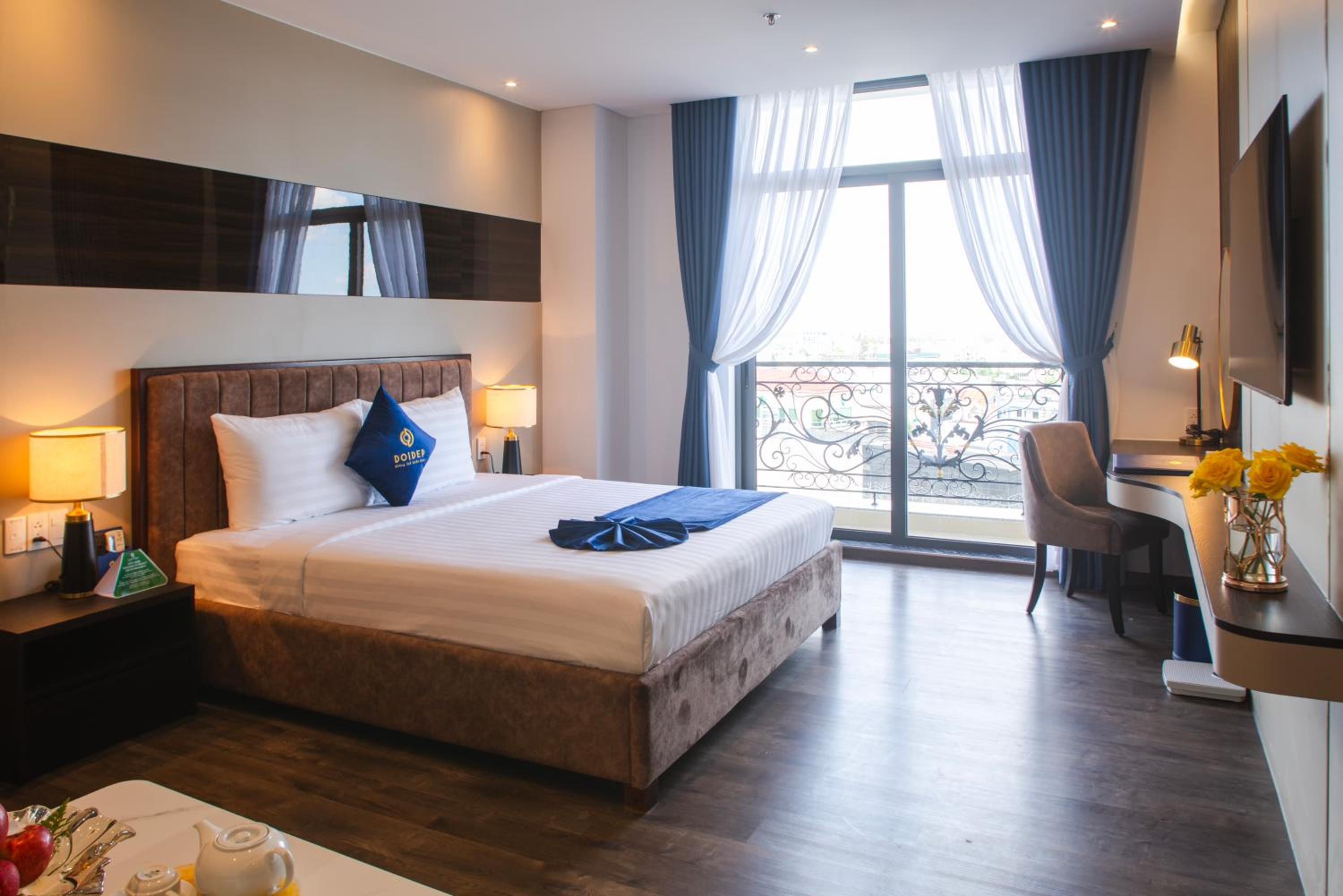 King Suite with Balcony