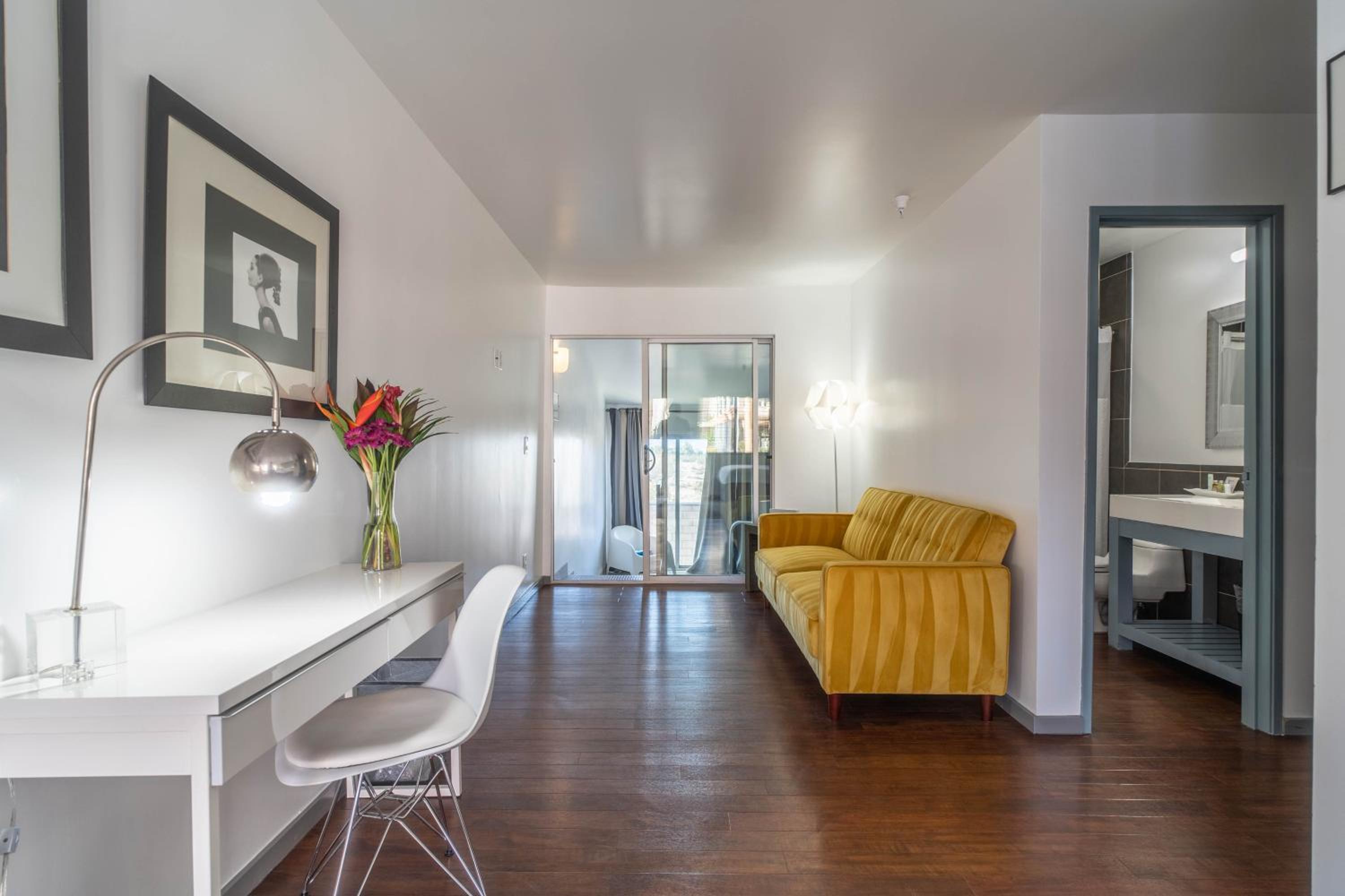Premium Suite with Private Pool - Photo 4