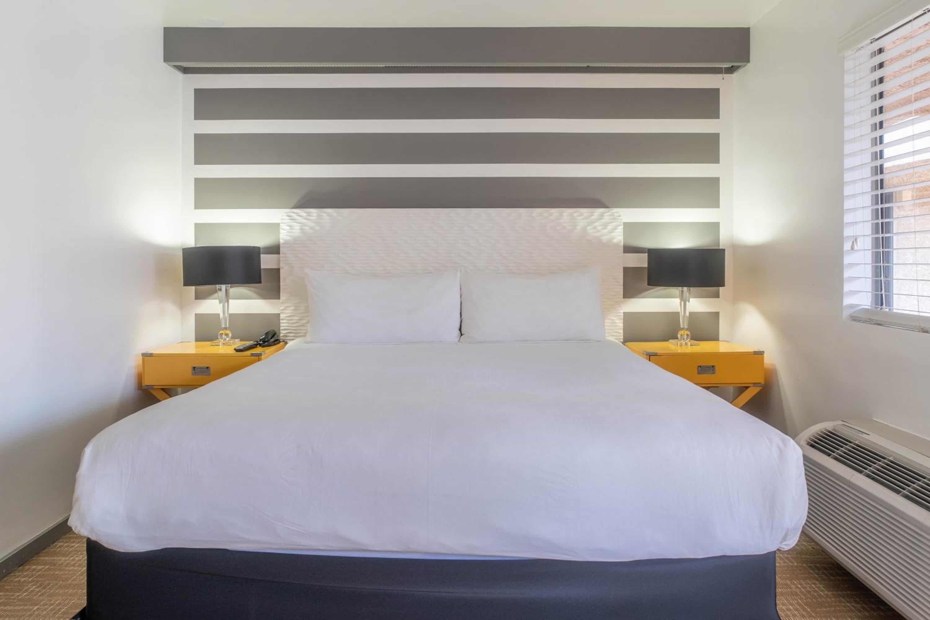 Premium Suite with Private Pool - Photo 7