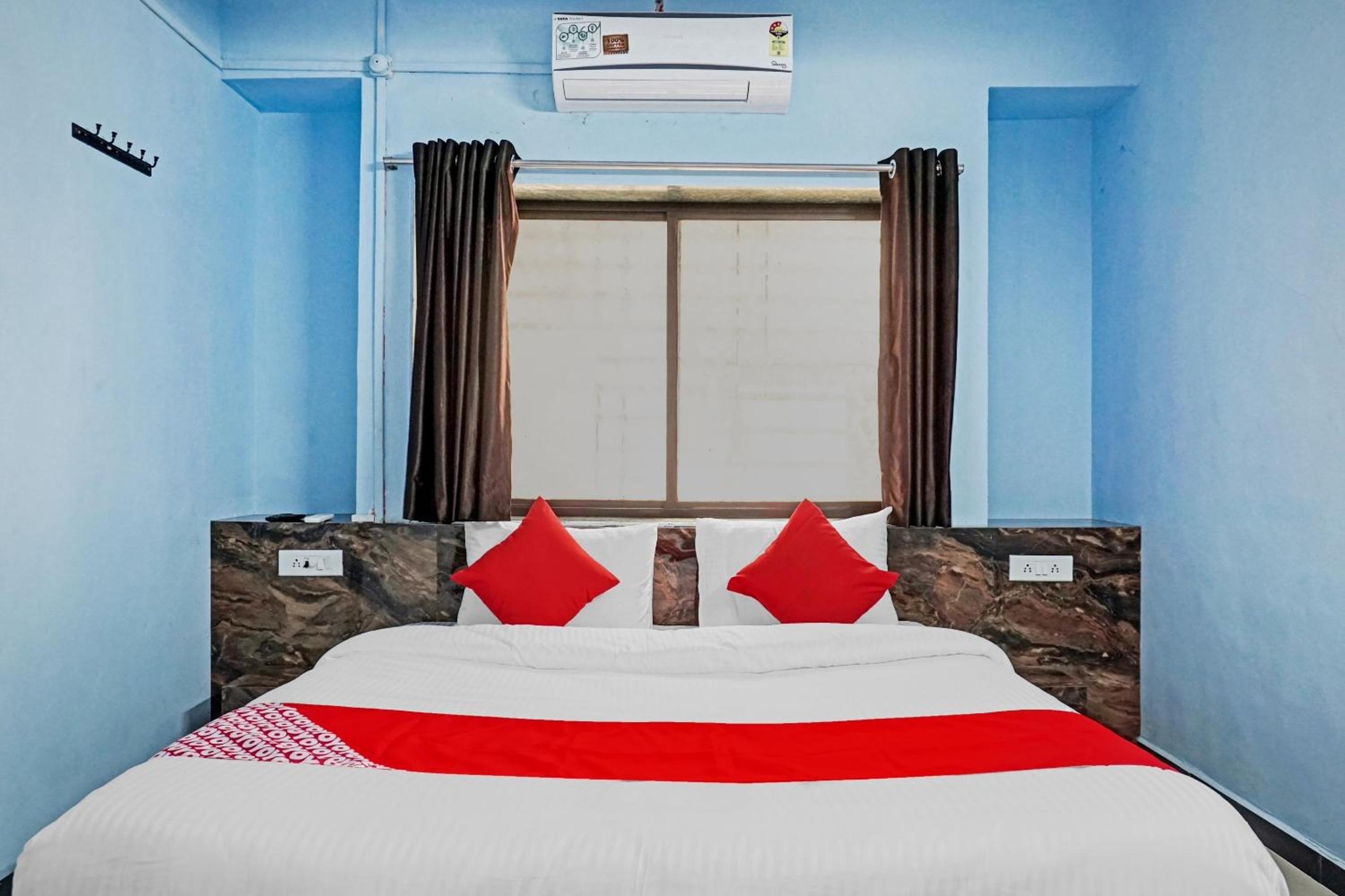 Triple Room with Balcony - Photo 5