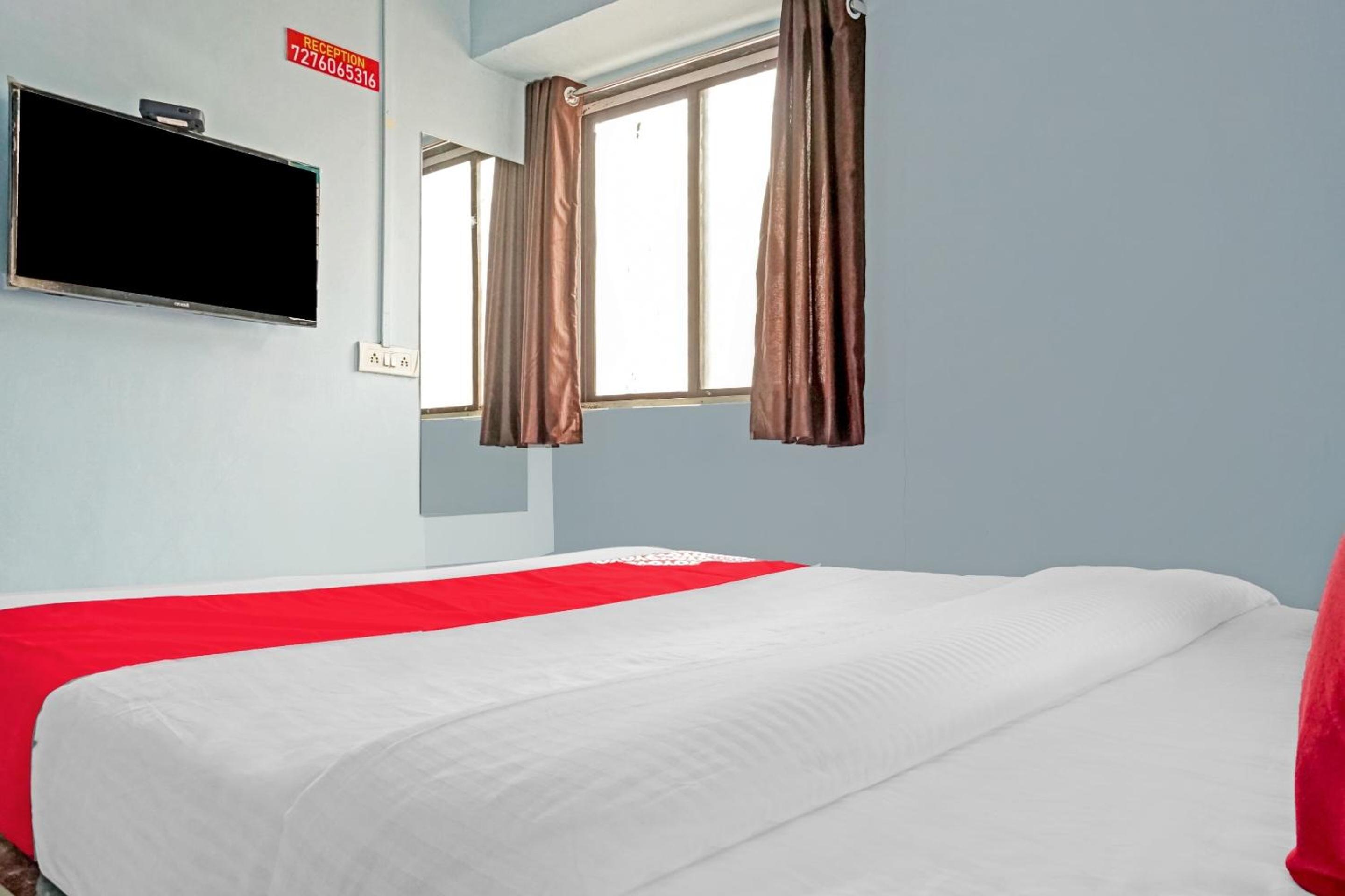 Triple Room with Balcony - Photo 10