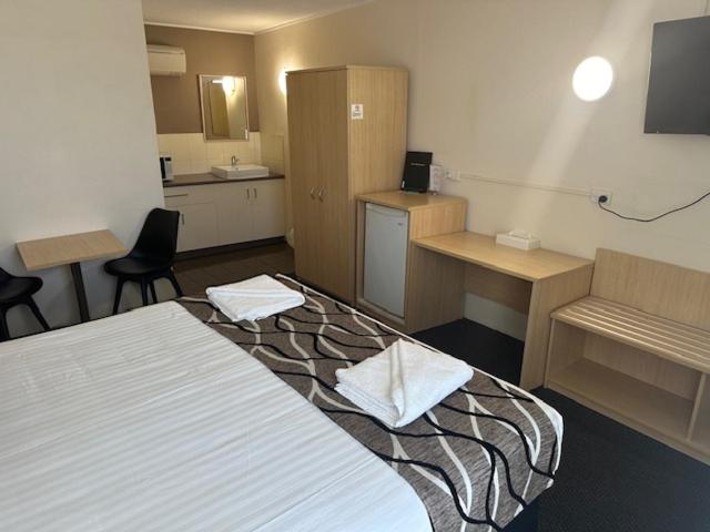 Classic King Room photo 2