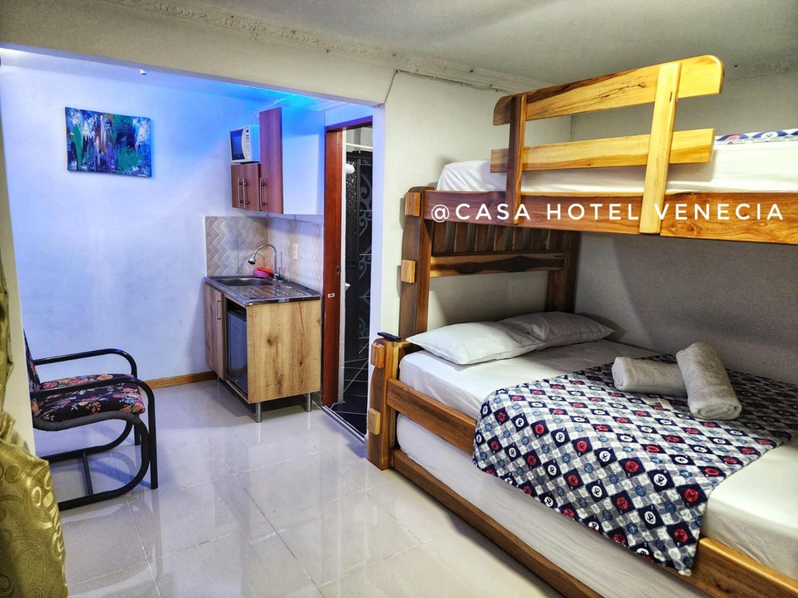 Quadruple Room With Private Bathroom photo 3