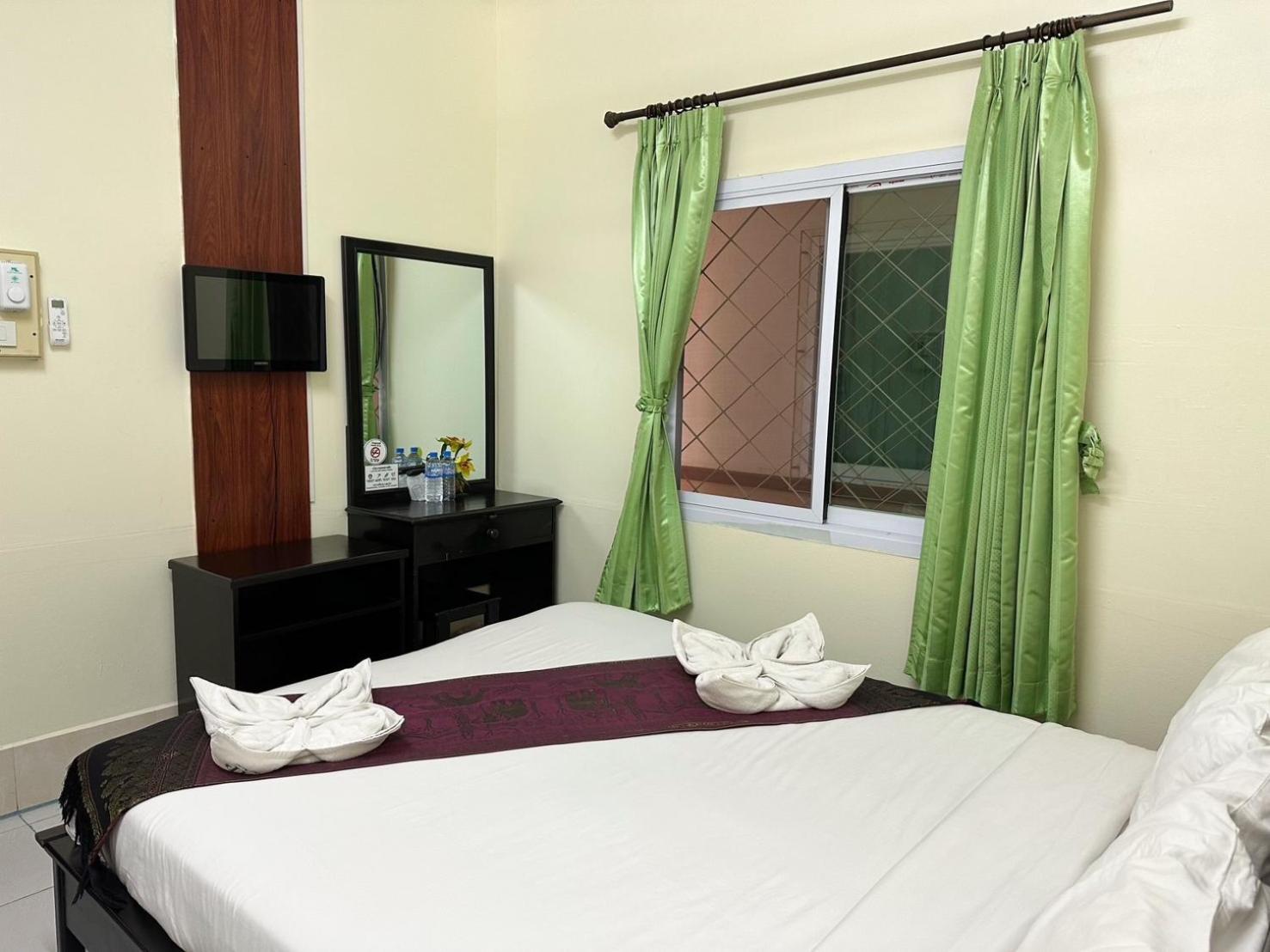 Budget Double Room photo 3