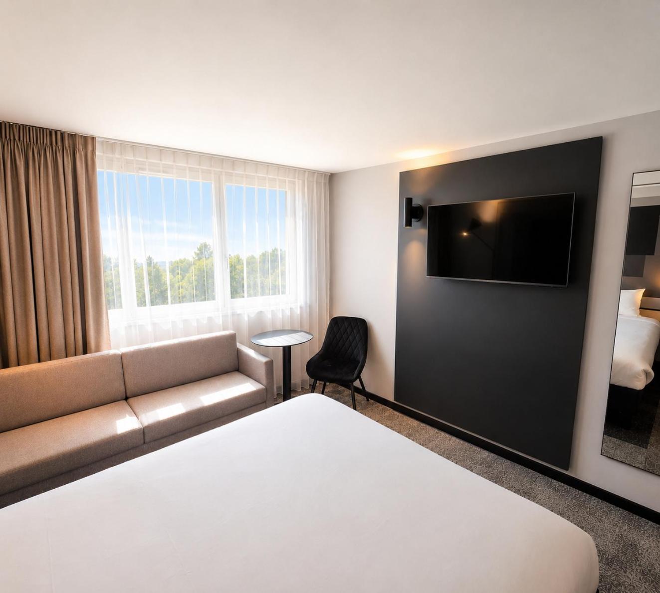 Superior Queen Room with Sofa