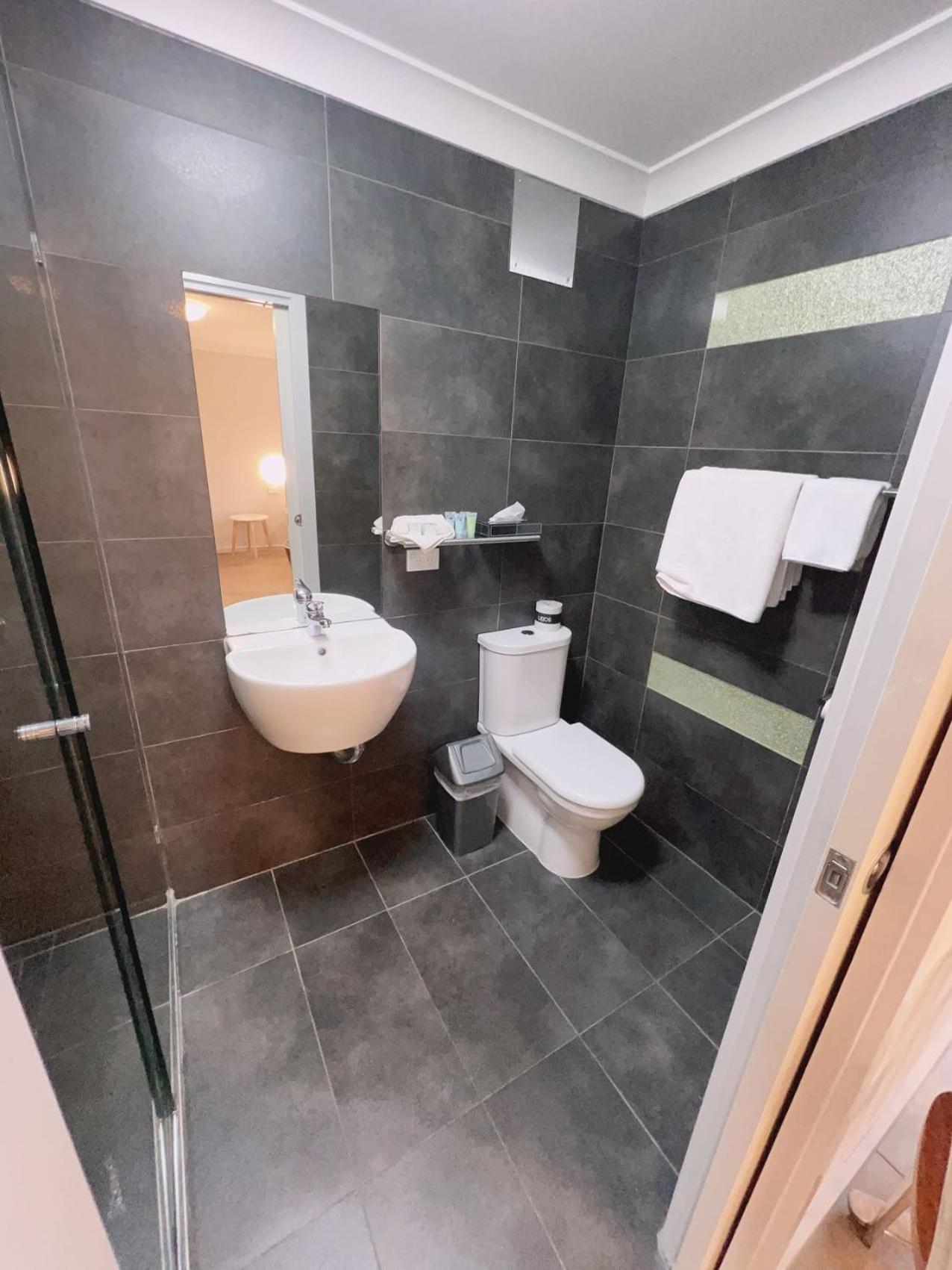 Family Suite - Photo 5