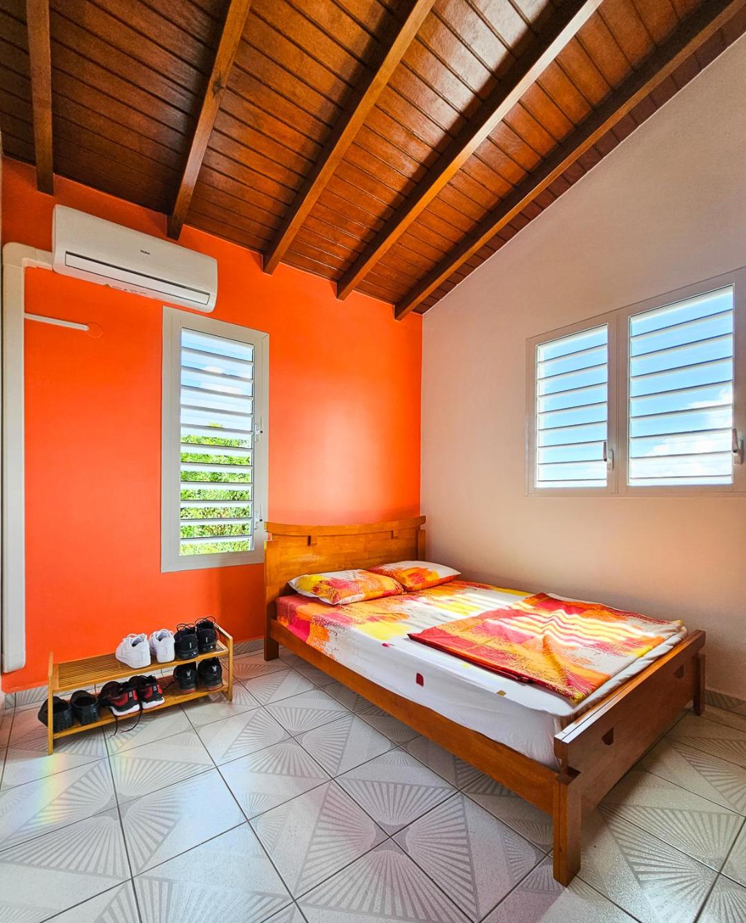One-Bedroom House photo 2