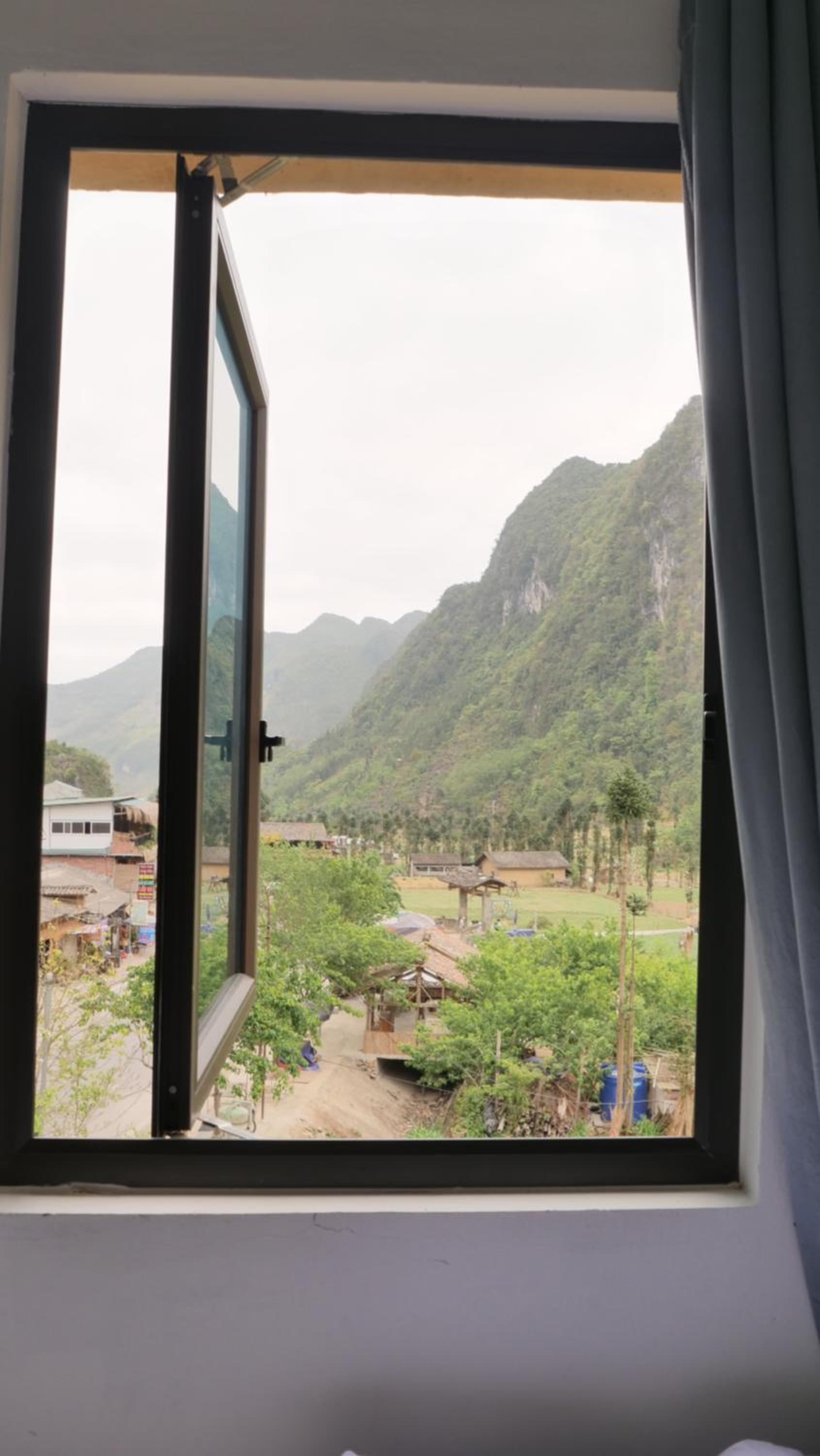 King Room with Mountain View photo 2