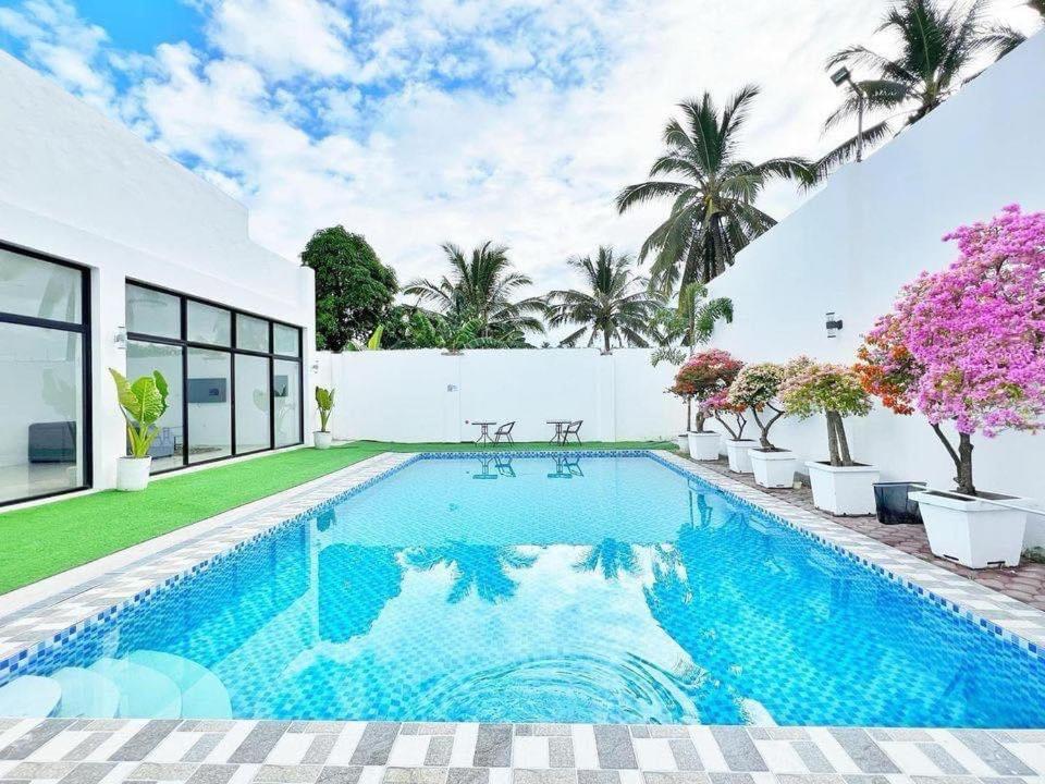 Villa With Private Pool photo 2