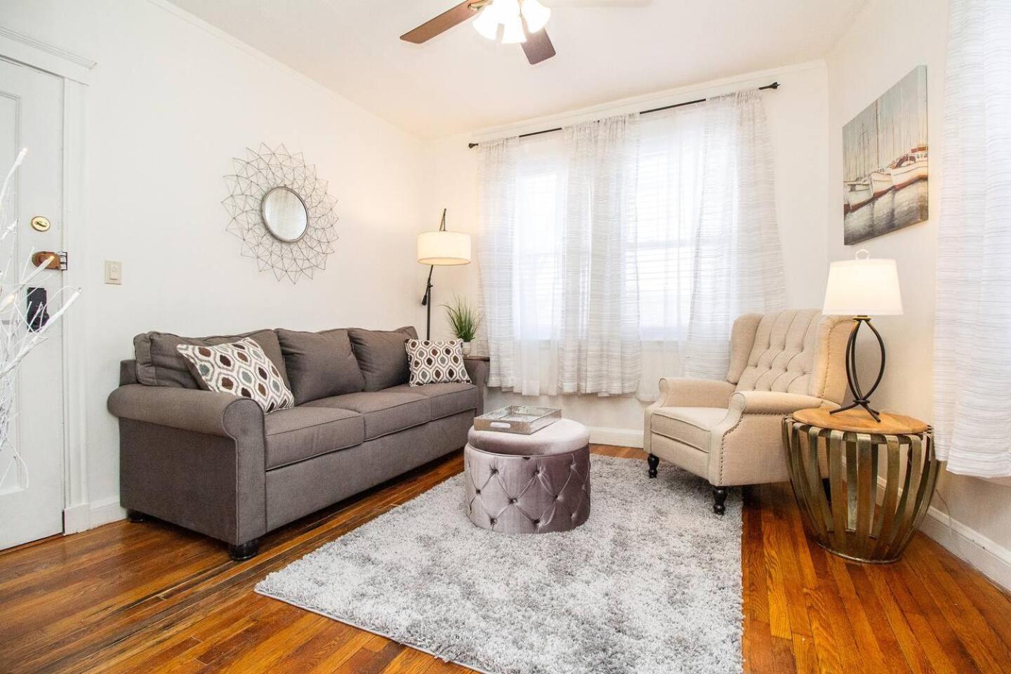 One-Bedroom Apartment photo 3