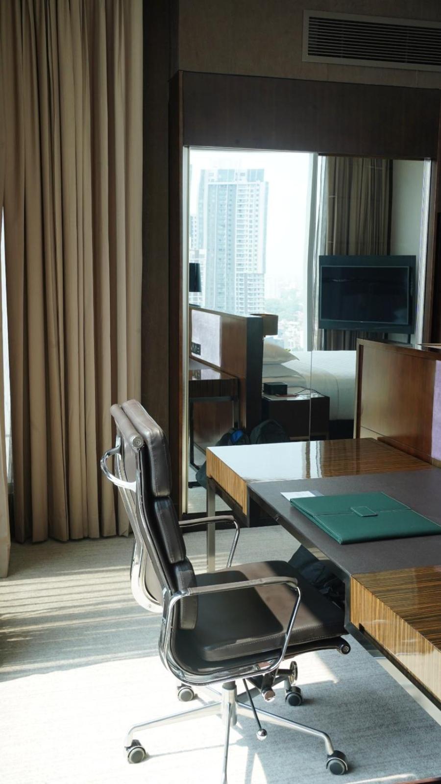 Premier Corner King Room with Ocean View - Club Lounge Access with 15% spa discount per room + 15% F&B discount per room + Early check in and Late Checkout subject to availability - Photo 4