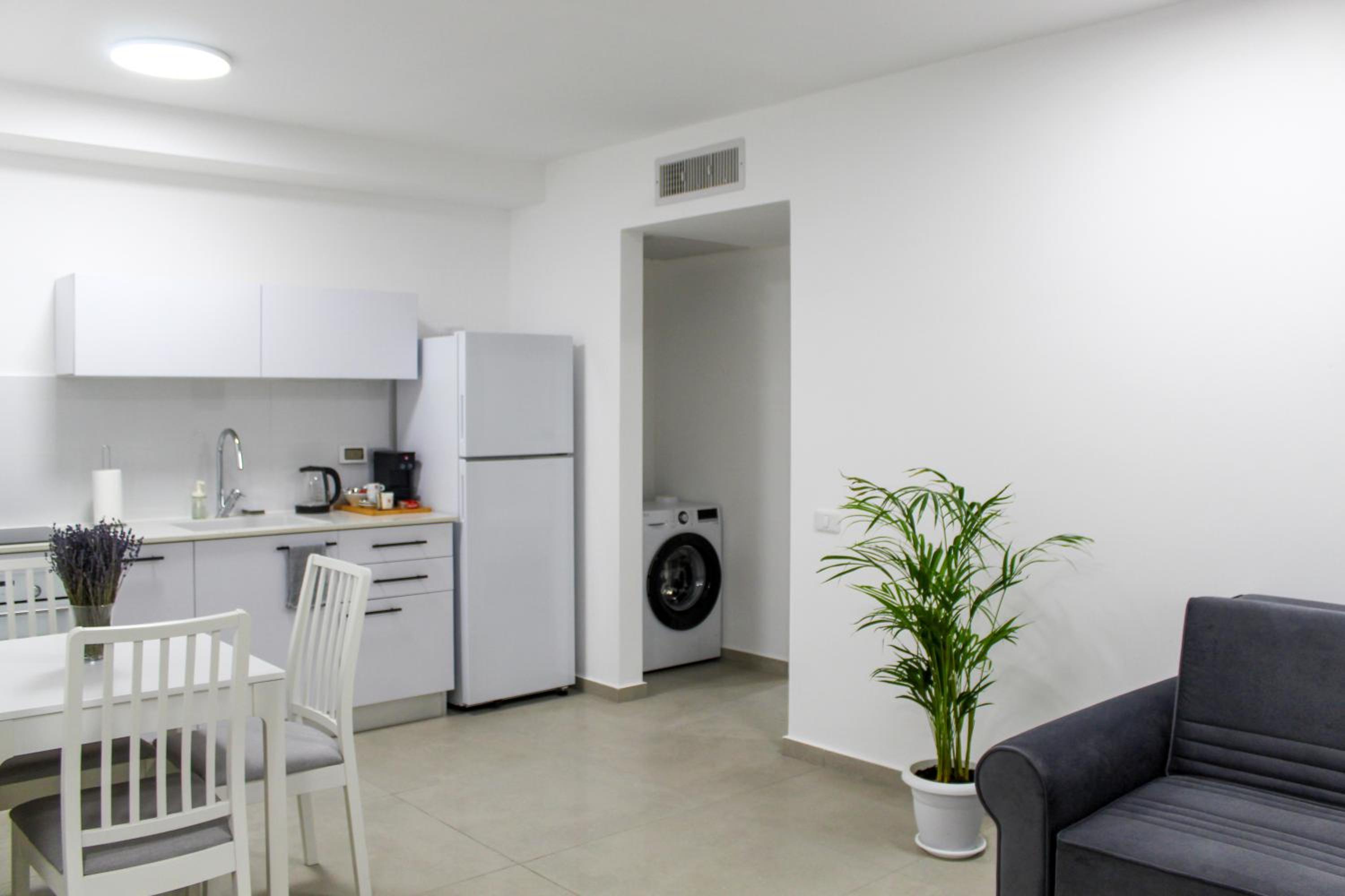 Apartment with Balcony photo 3