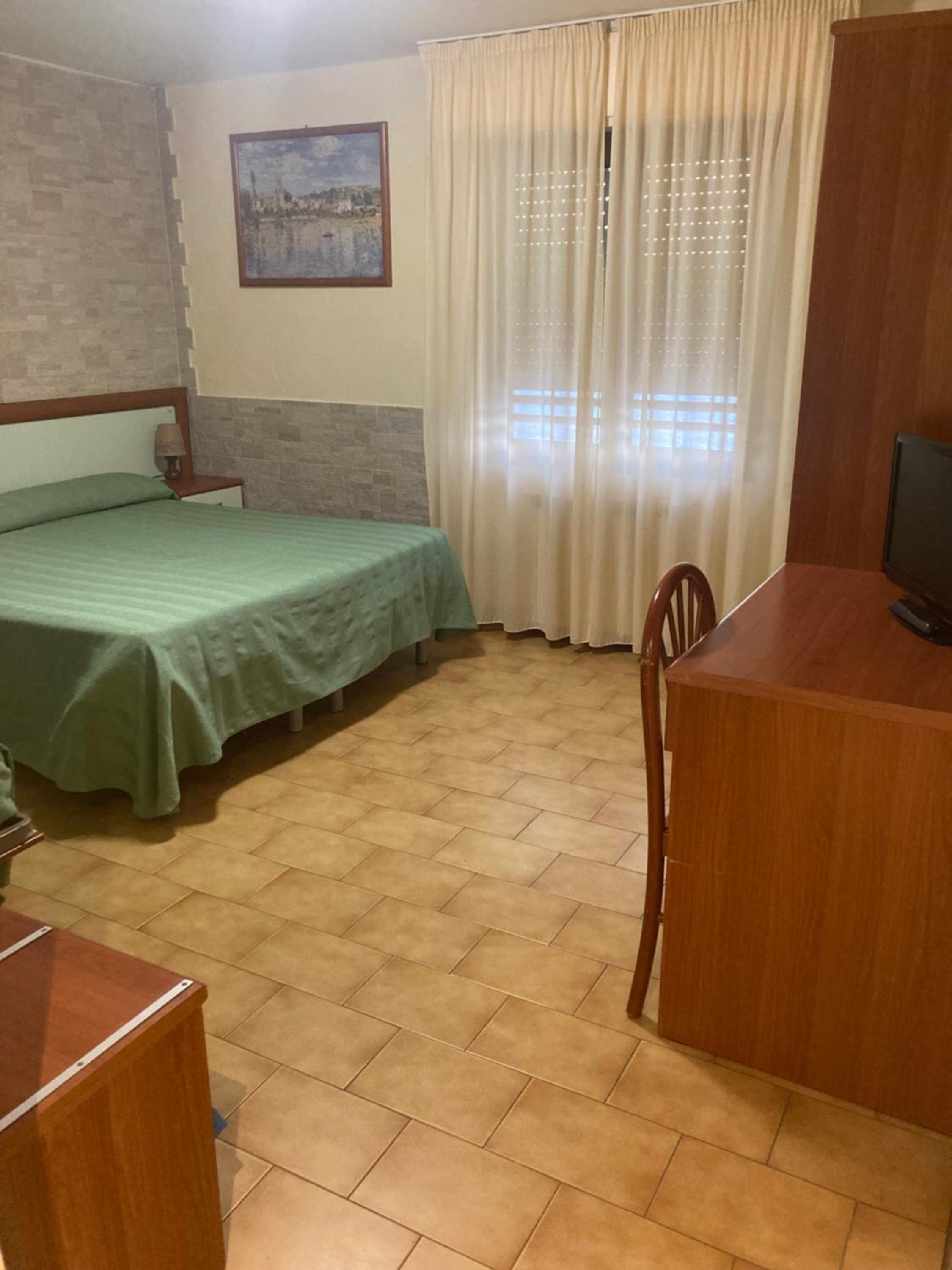 Economy Double Room with Air Conditioning