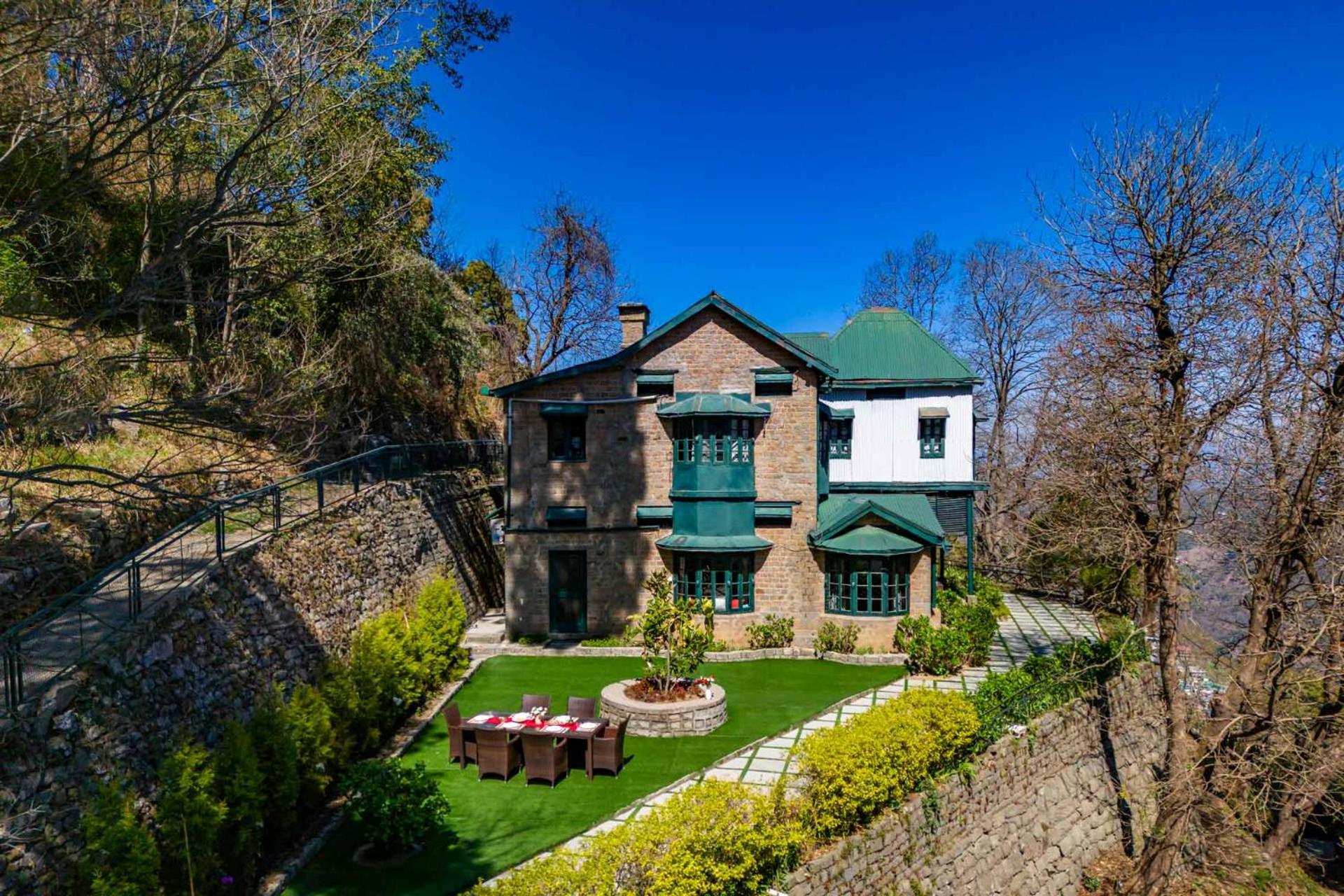 Villa photo 2