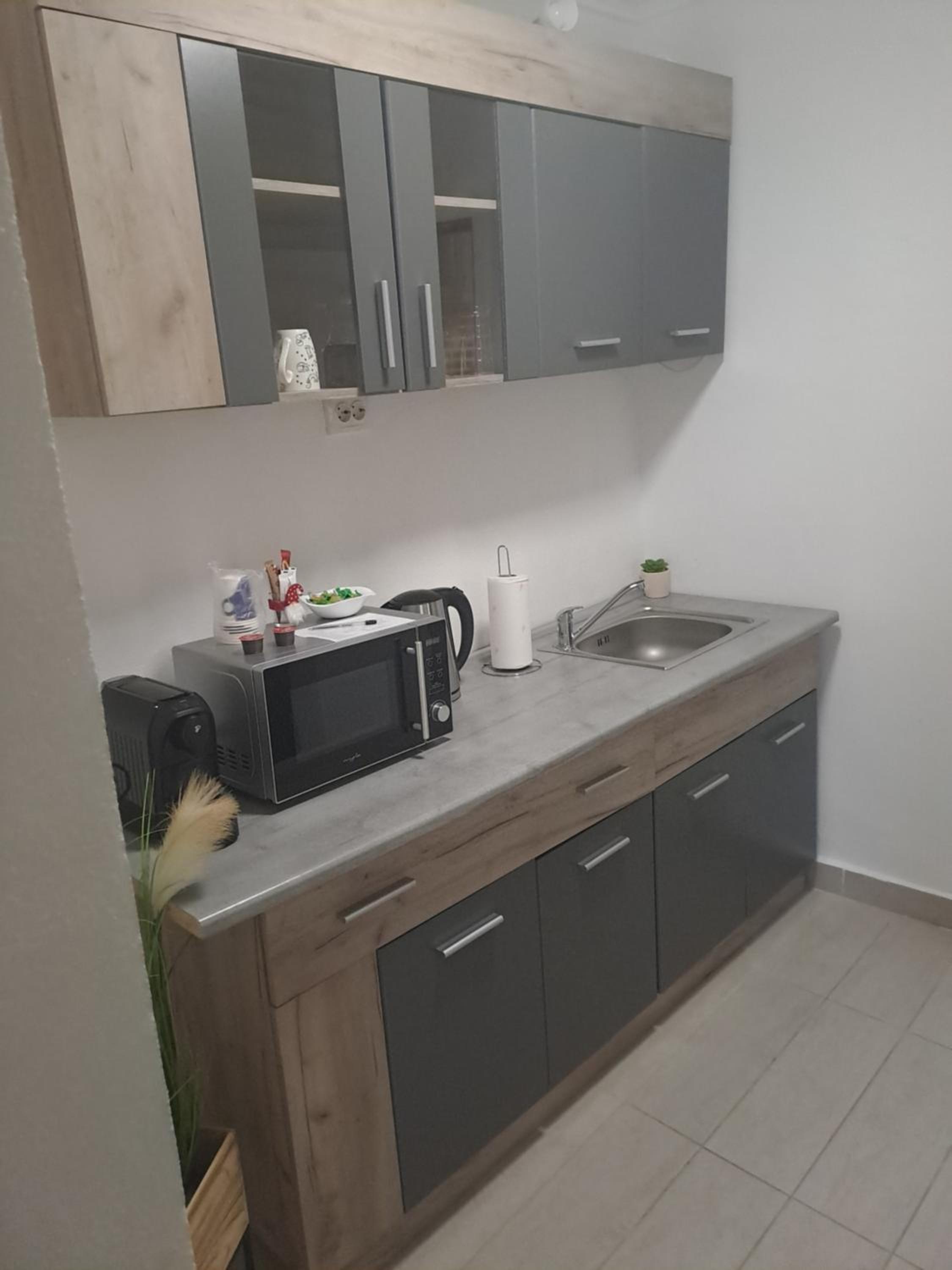 One-Bedroom Apartment - Photo 5