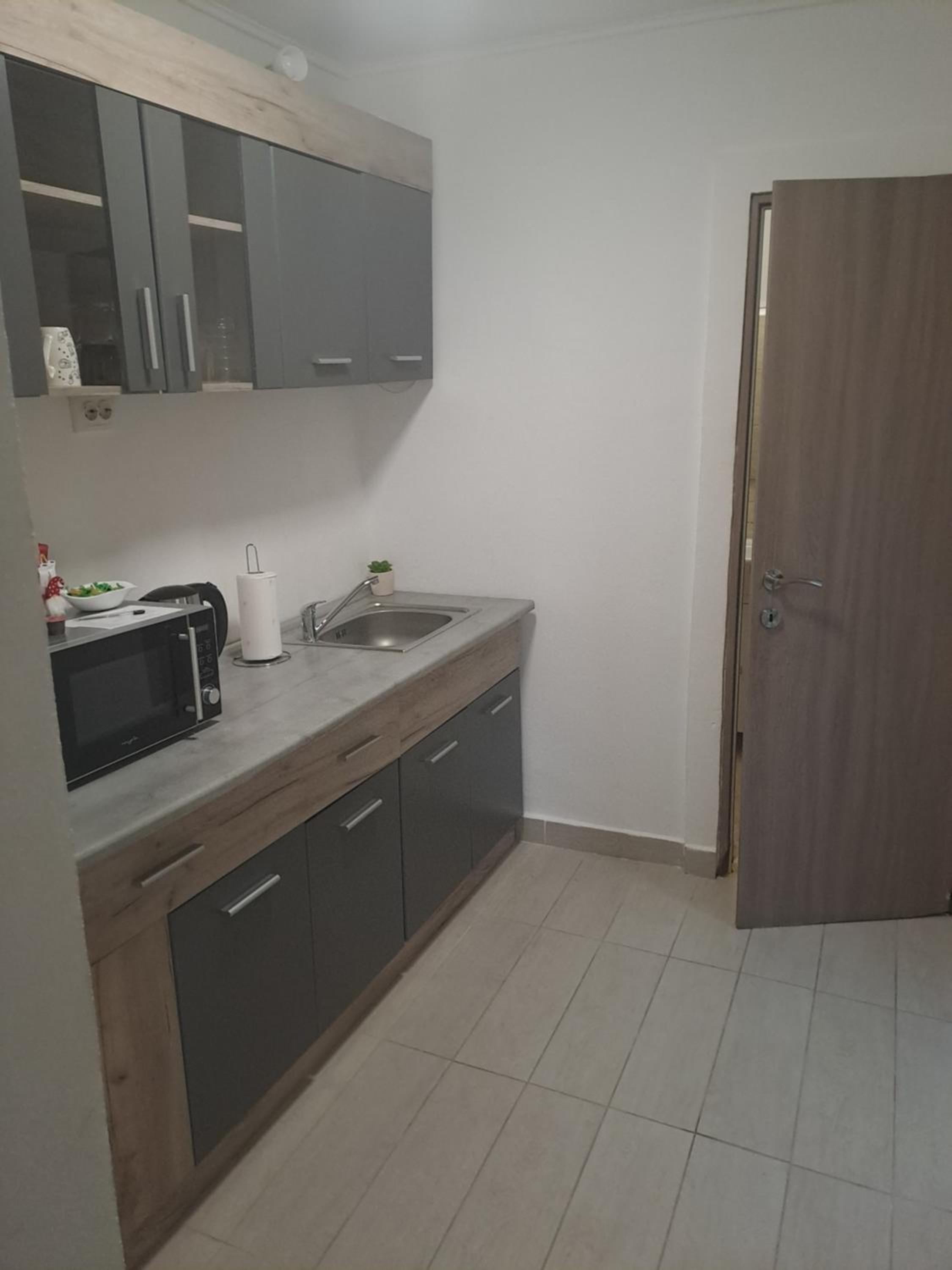 One-Bedroom Apartment - Photo 7