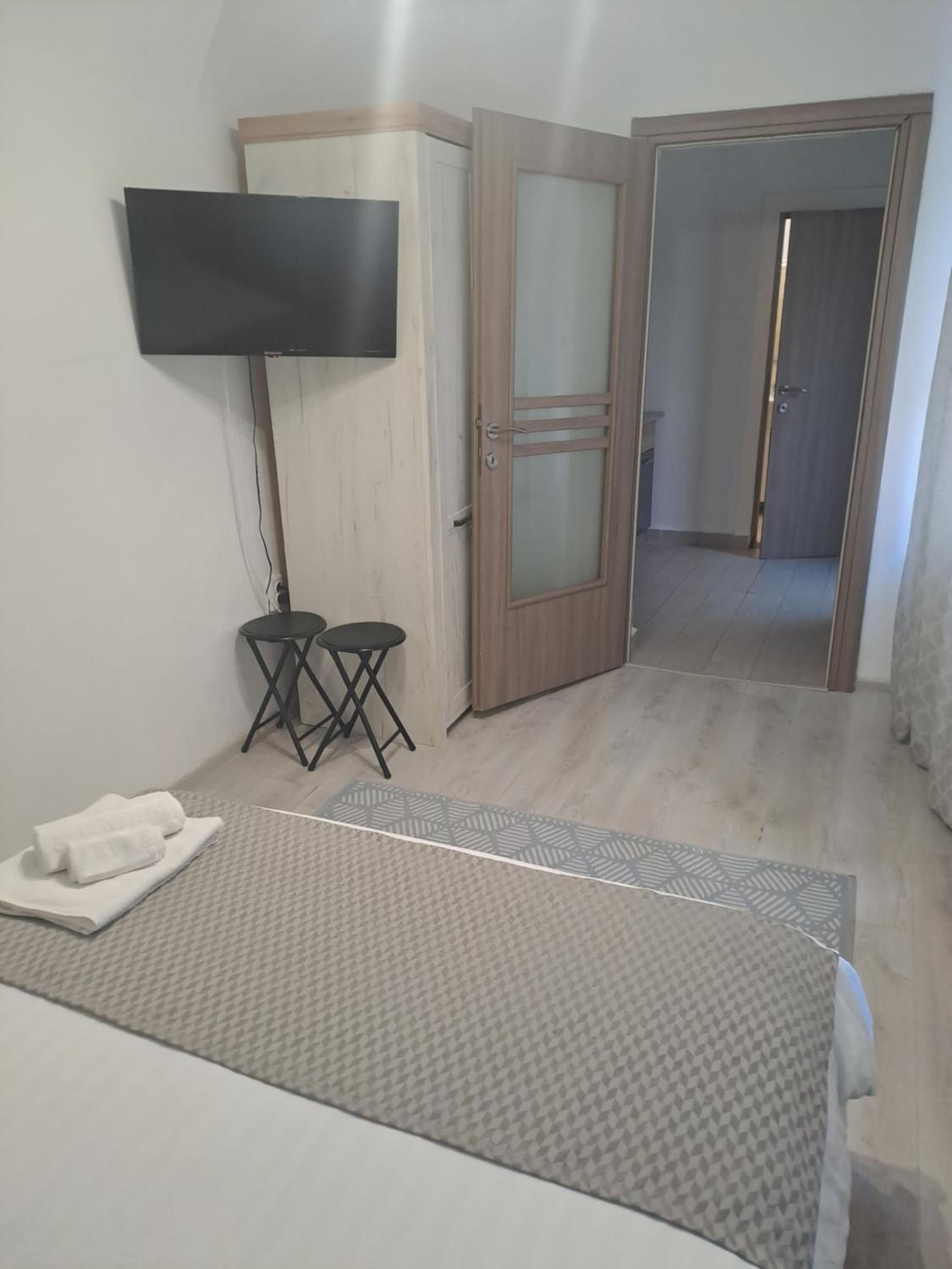 One-Bedroom Apartment - Photo 10