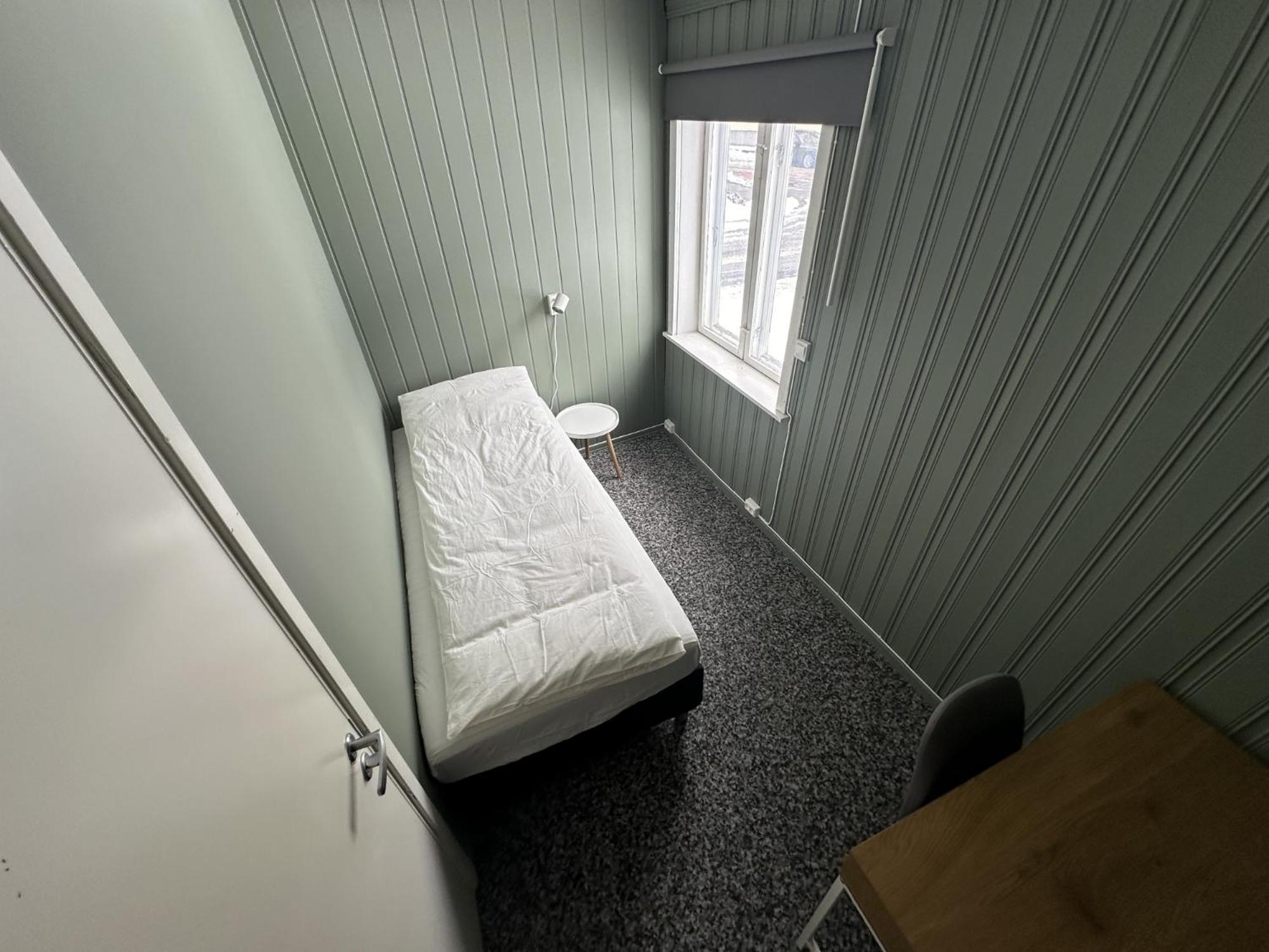 Single Room with Shared Bathroom photo 1