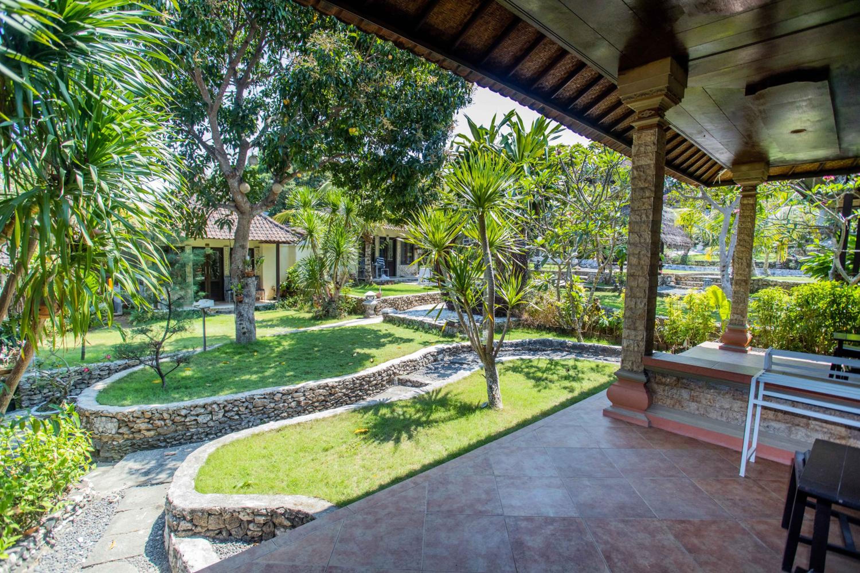 Family Room Bungalow King Bed With Garden View photo 2
