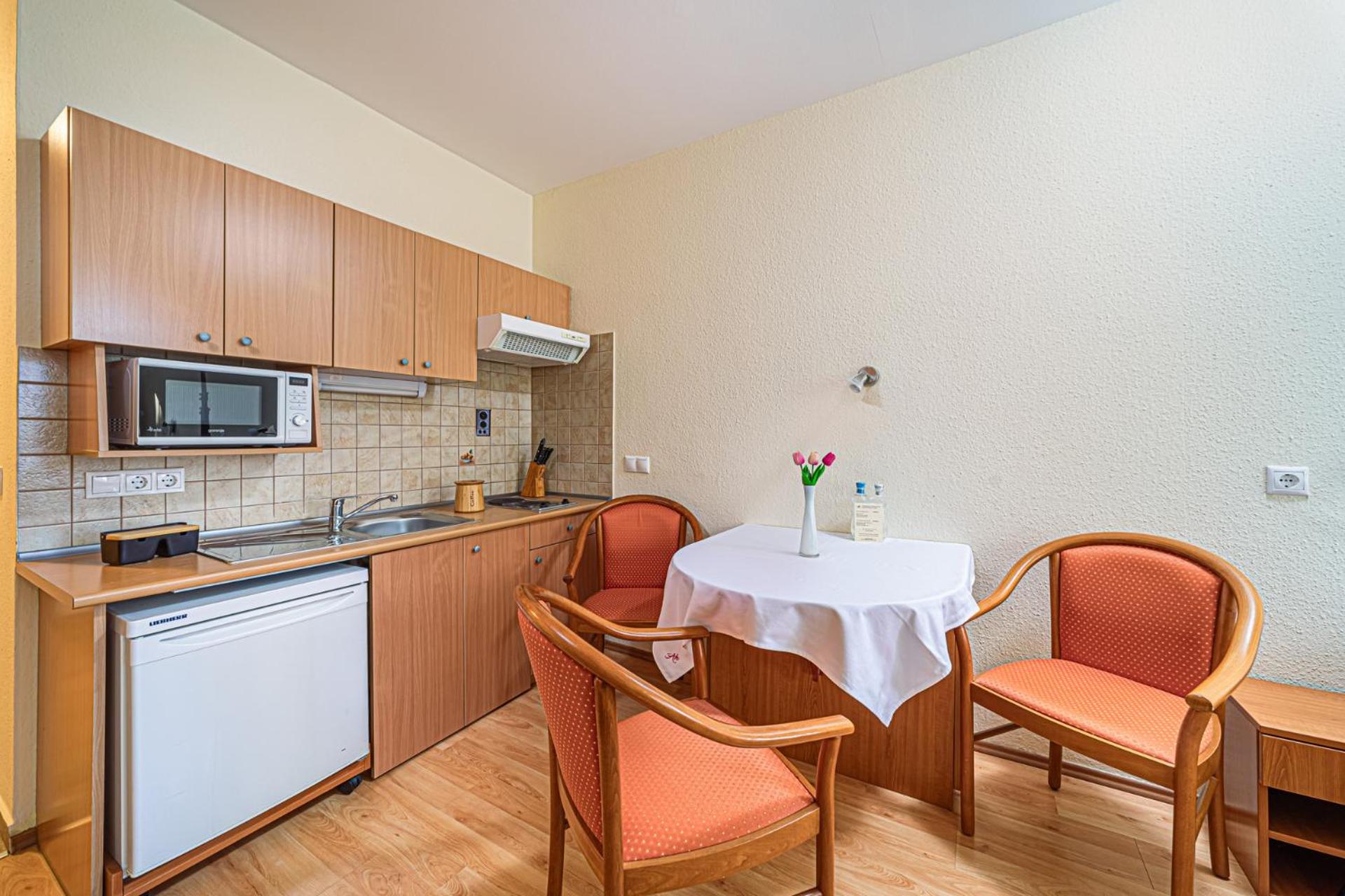 Twin Room - Disability Access photo 3