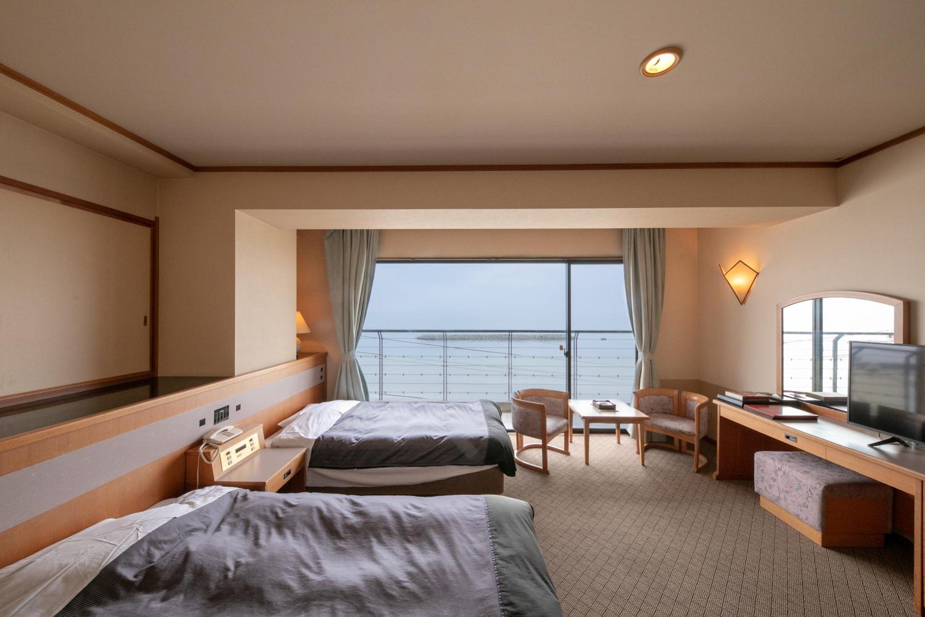 Family Room with Sea View - Photo 6