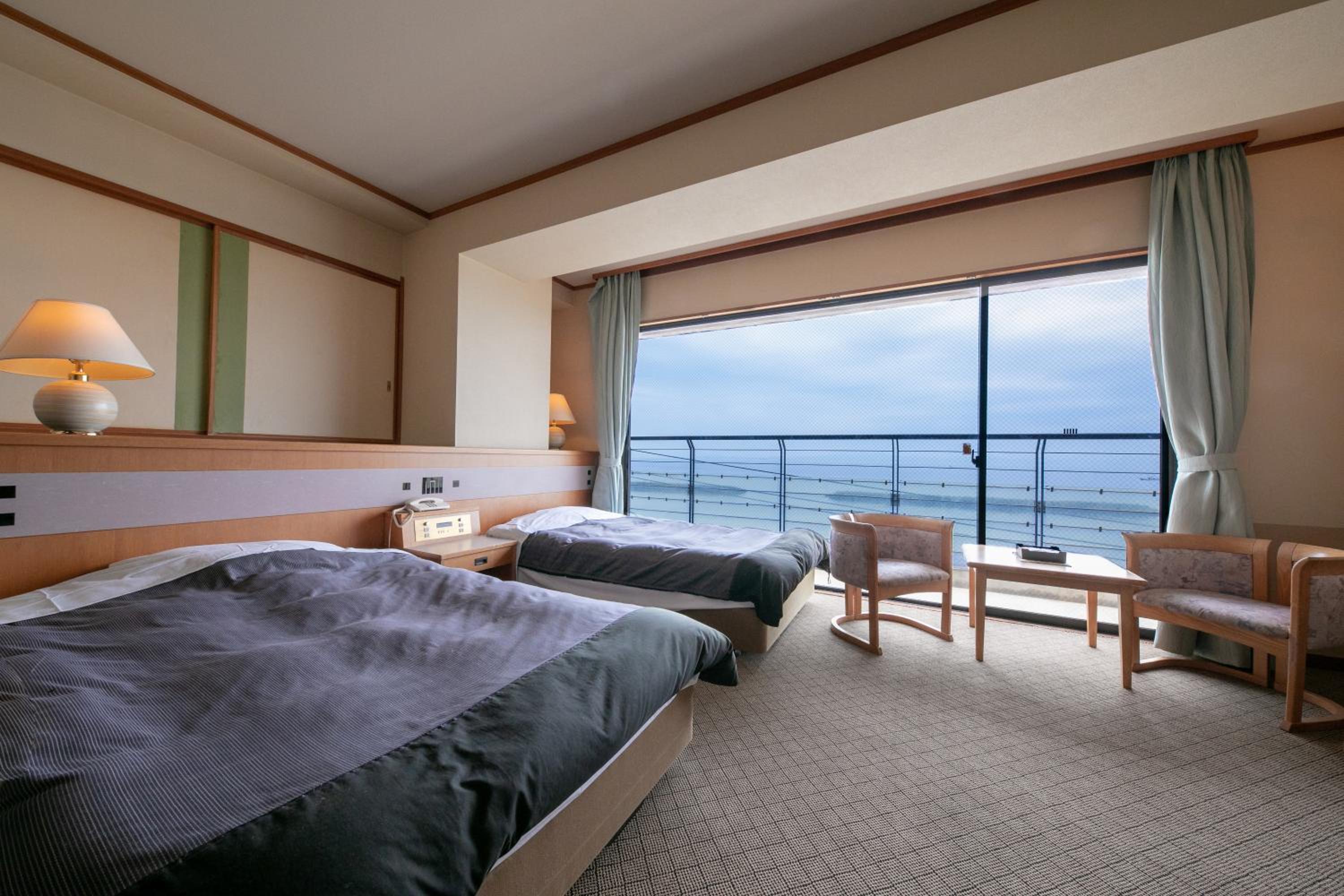 Family Room with Sea View - Photo 5