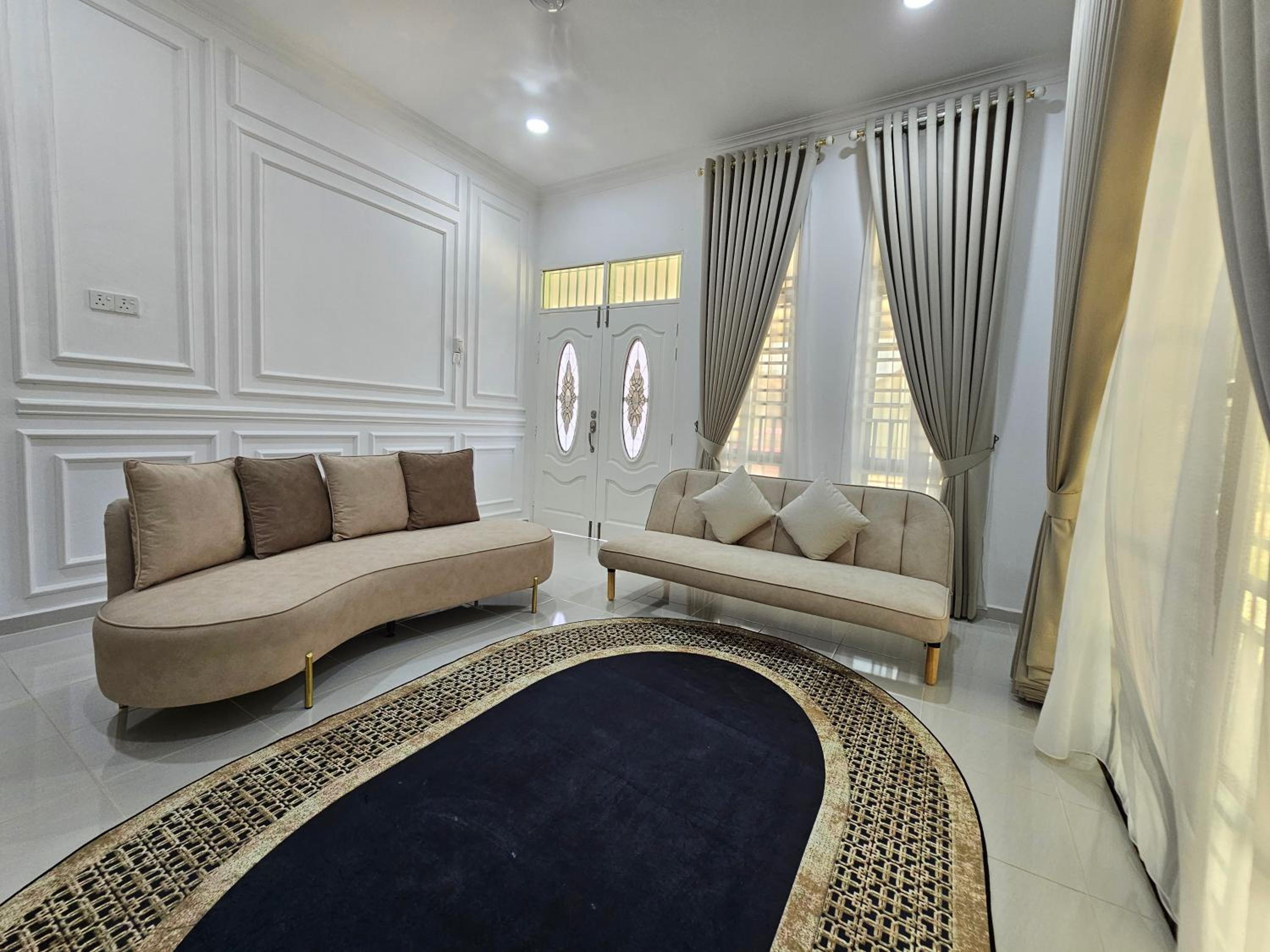 Three-Bedroom House photo 1