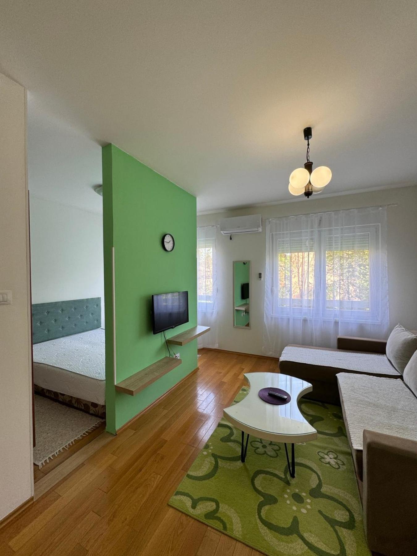 One-Bedroom Apartment photo 2