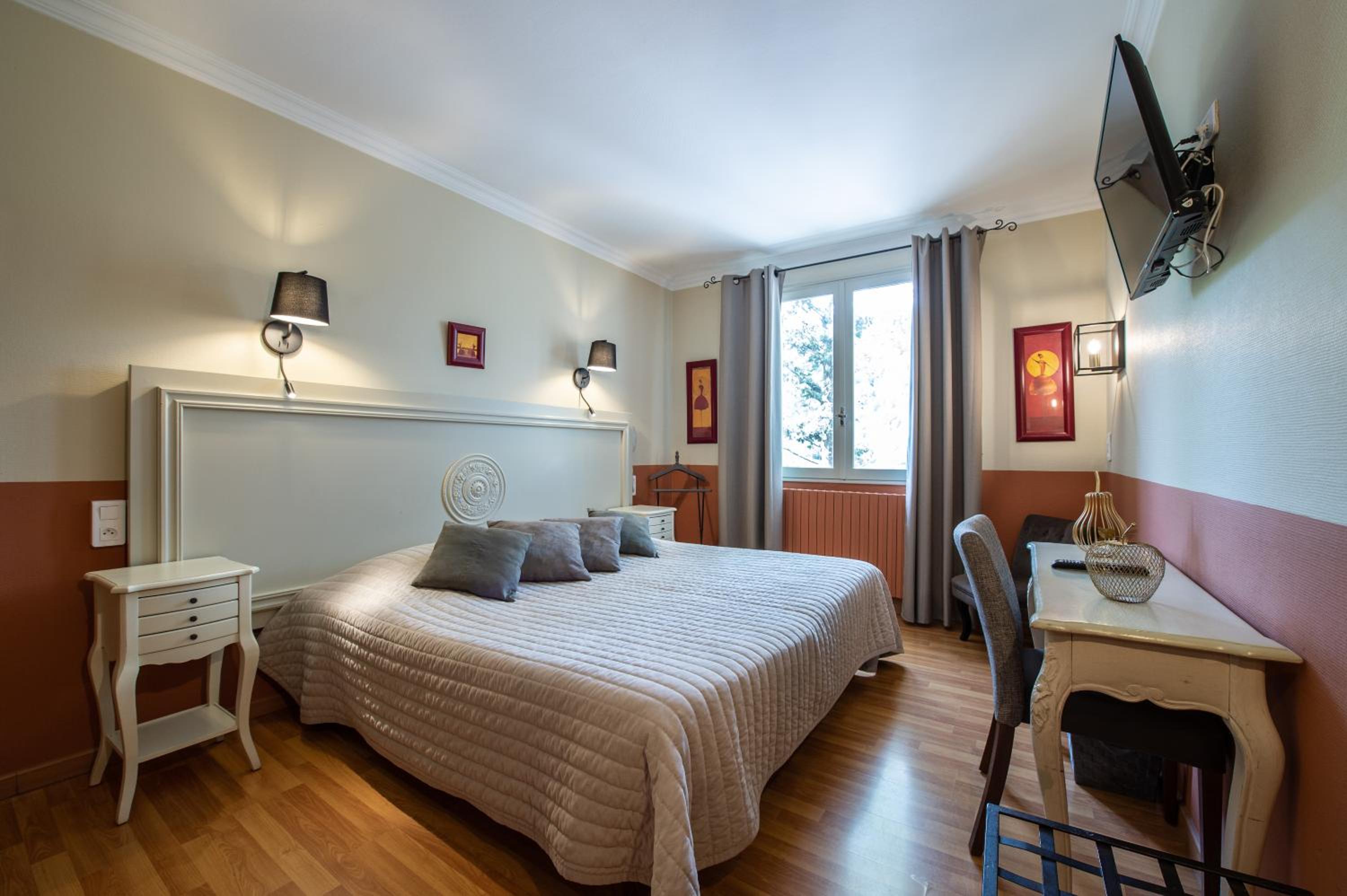 Standard Double Room - Photo 4
