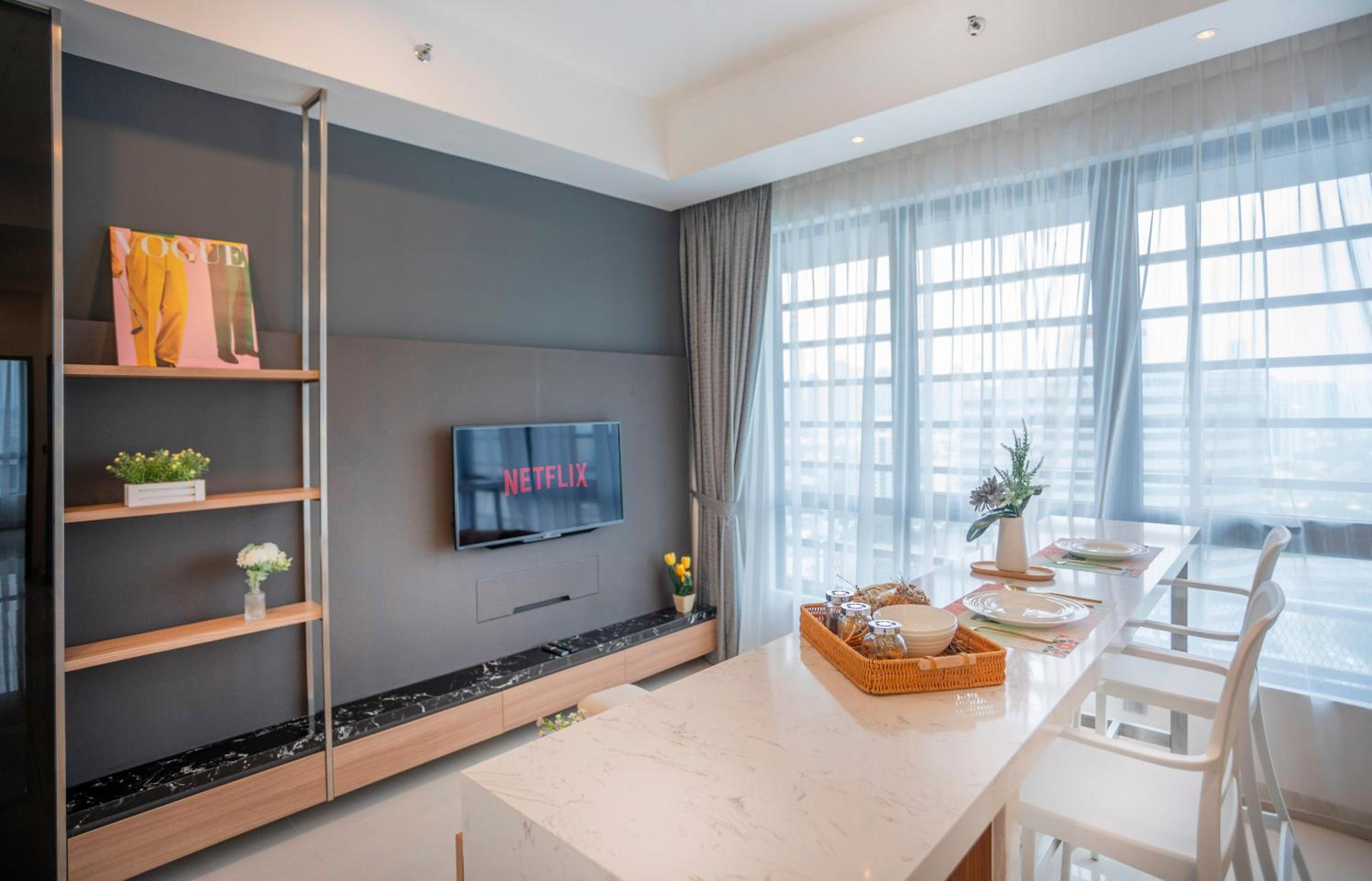 Deluxe One-Bedroom with TRX View