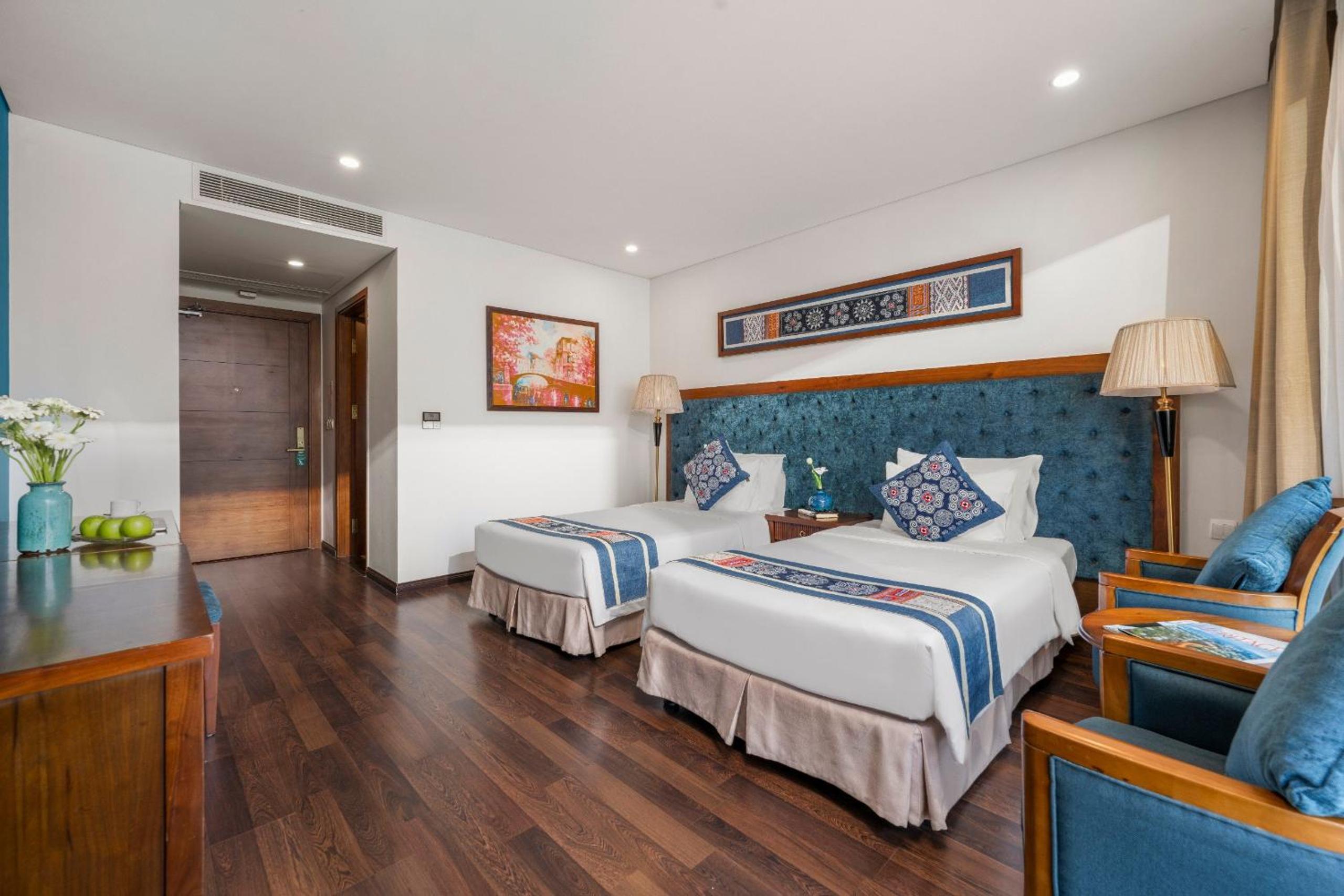 Premier Twin Room with Balcony - Ocean Front photo 3