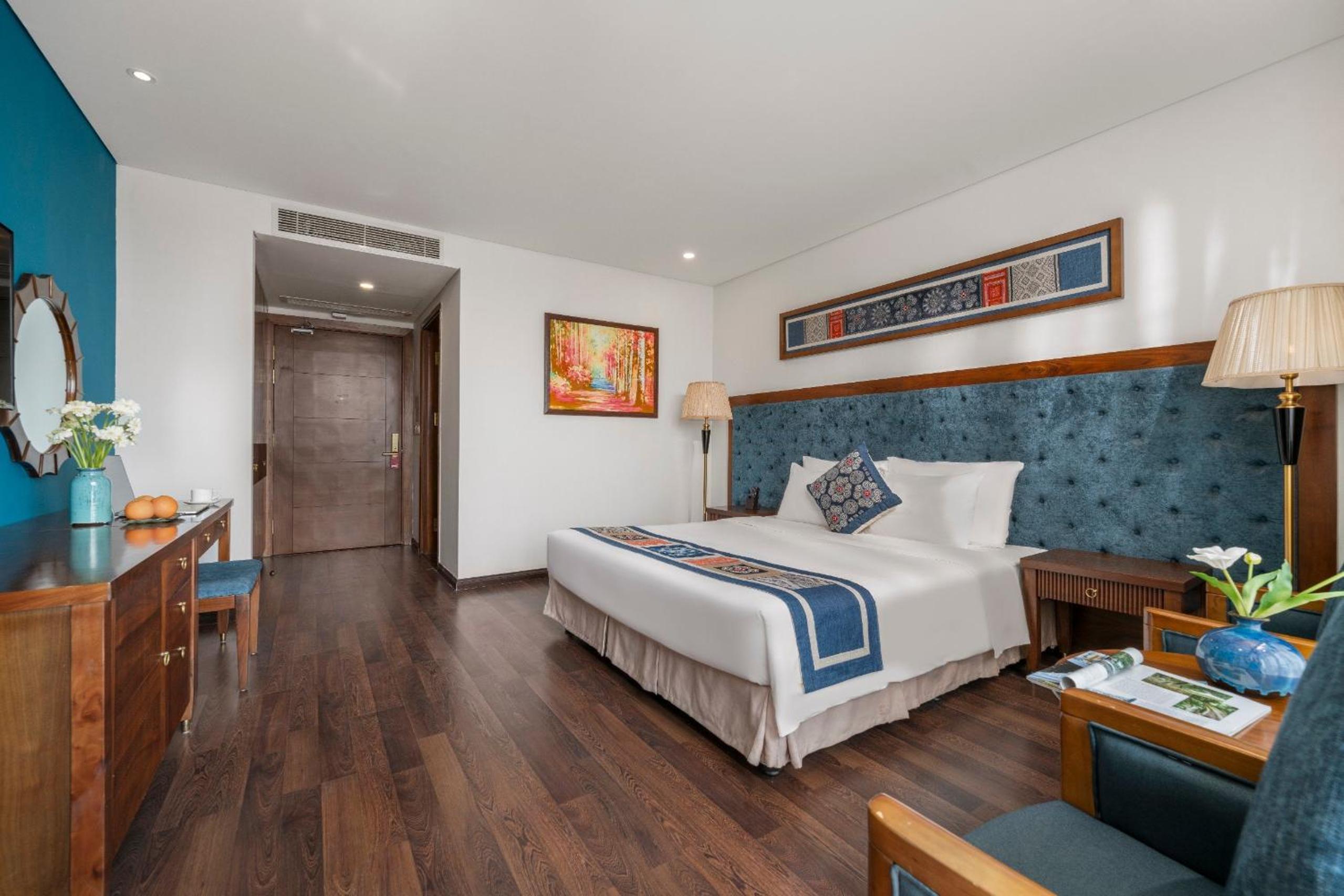 Superior Double Room with Balcony and City View photo 2