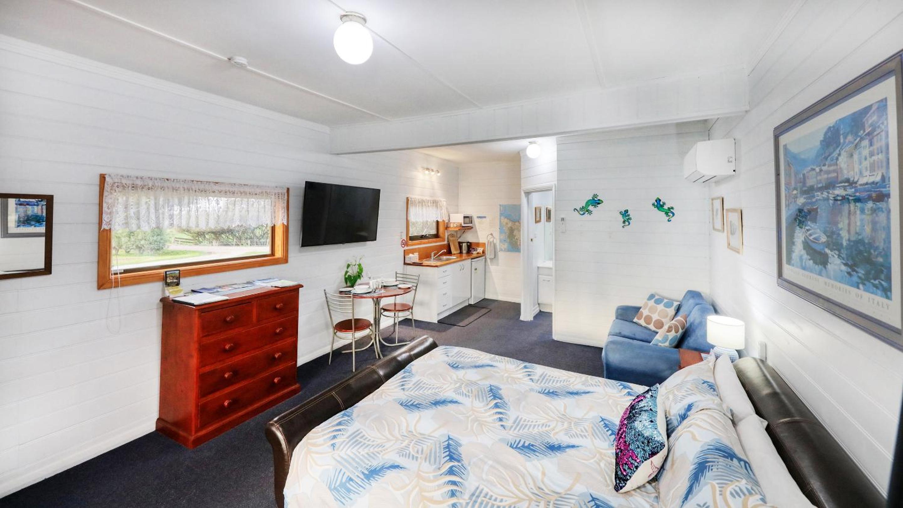Double Room with Patio photo 1