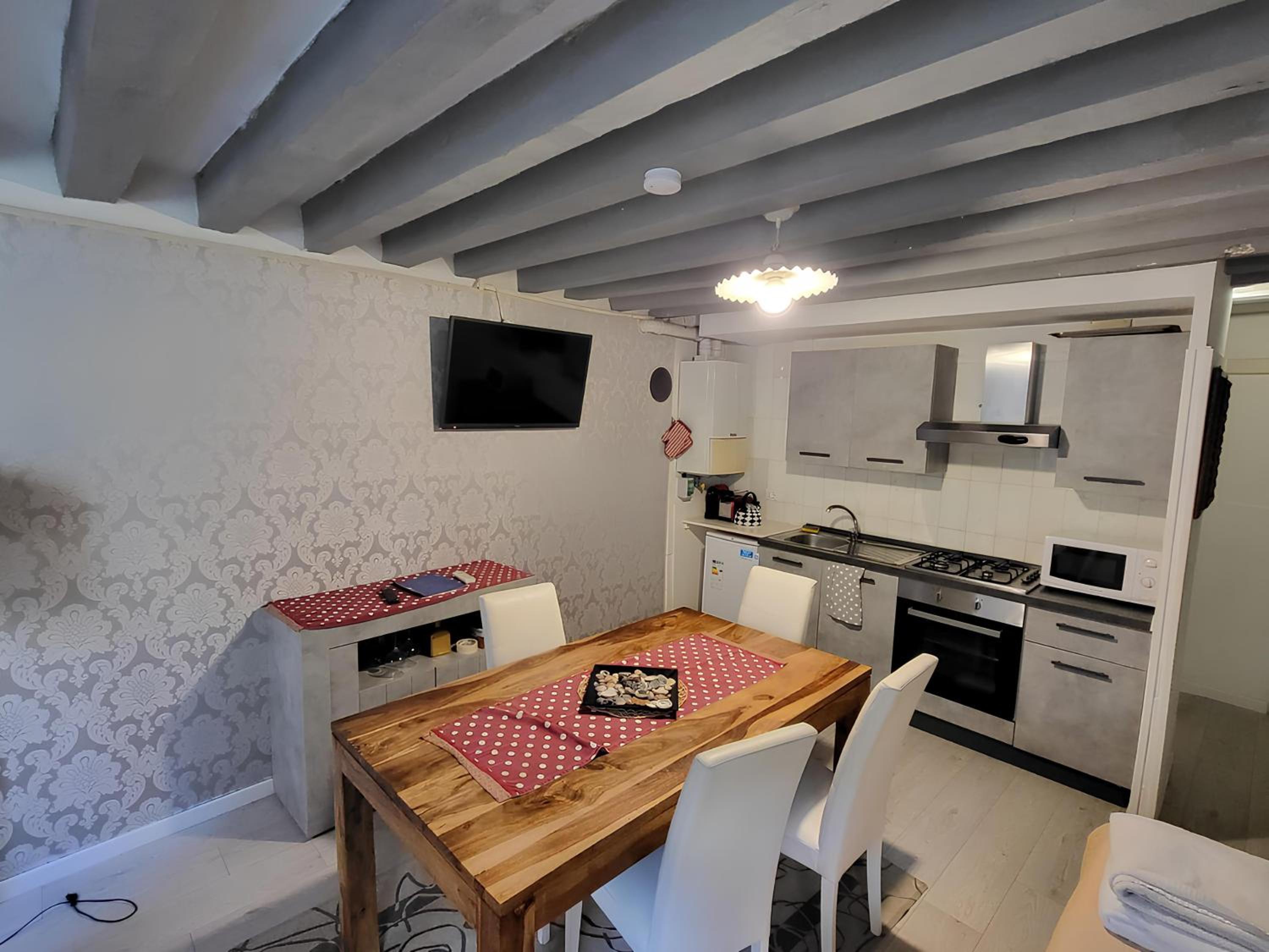 Apartment - Ground Floor photo 2