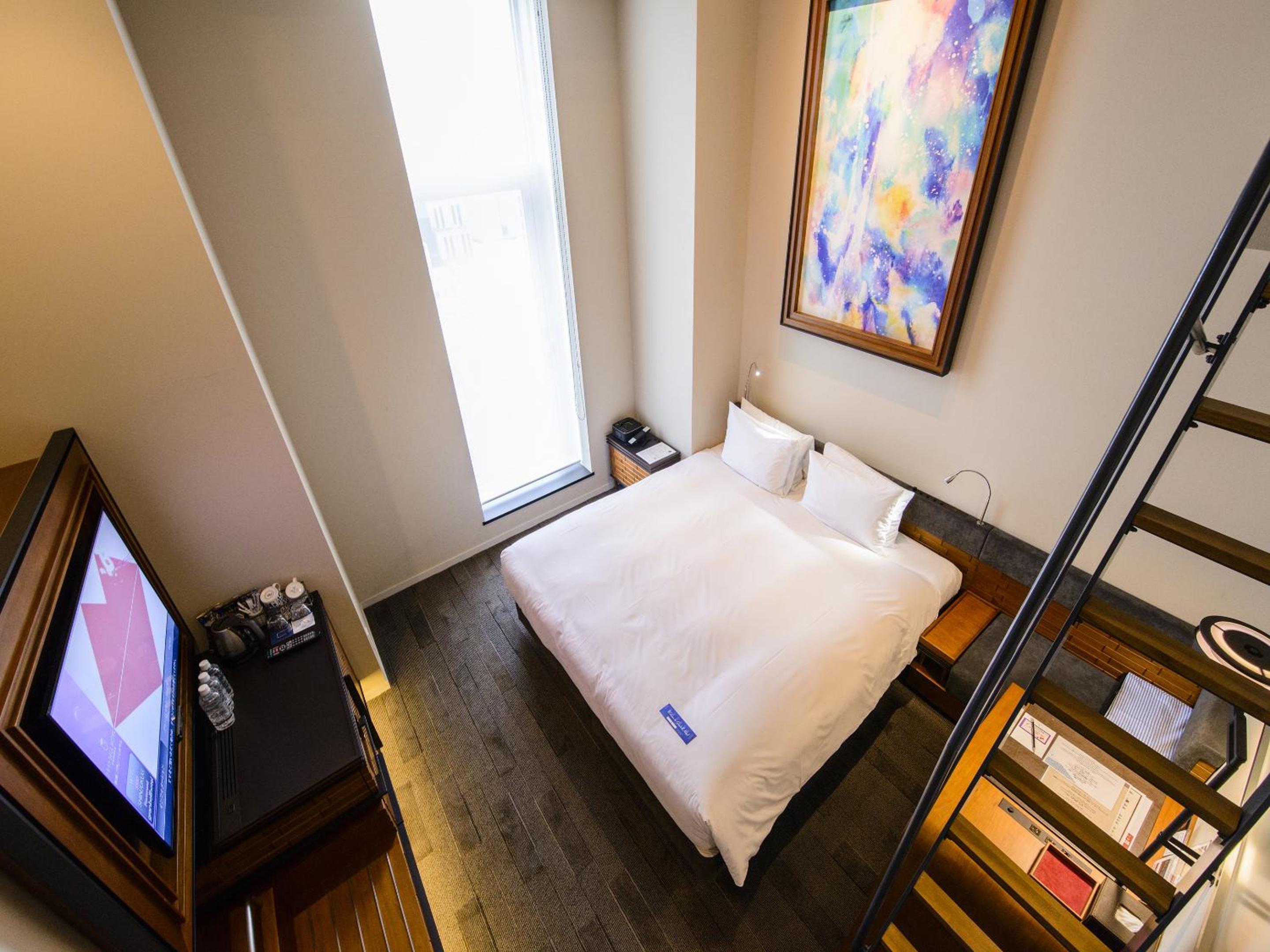 Deluxe Double Room with Loft - 12th Floor - Non-Smoking photo 3