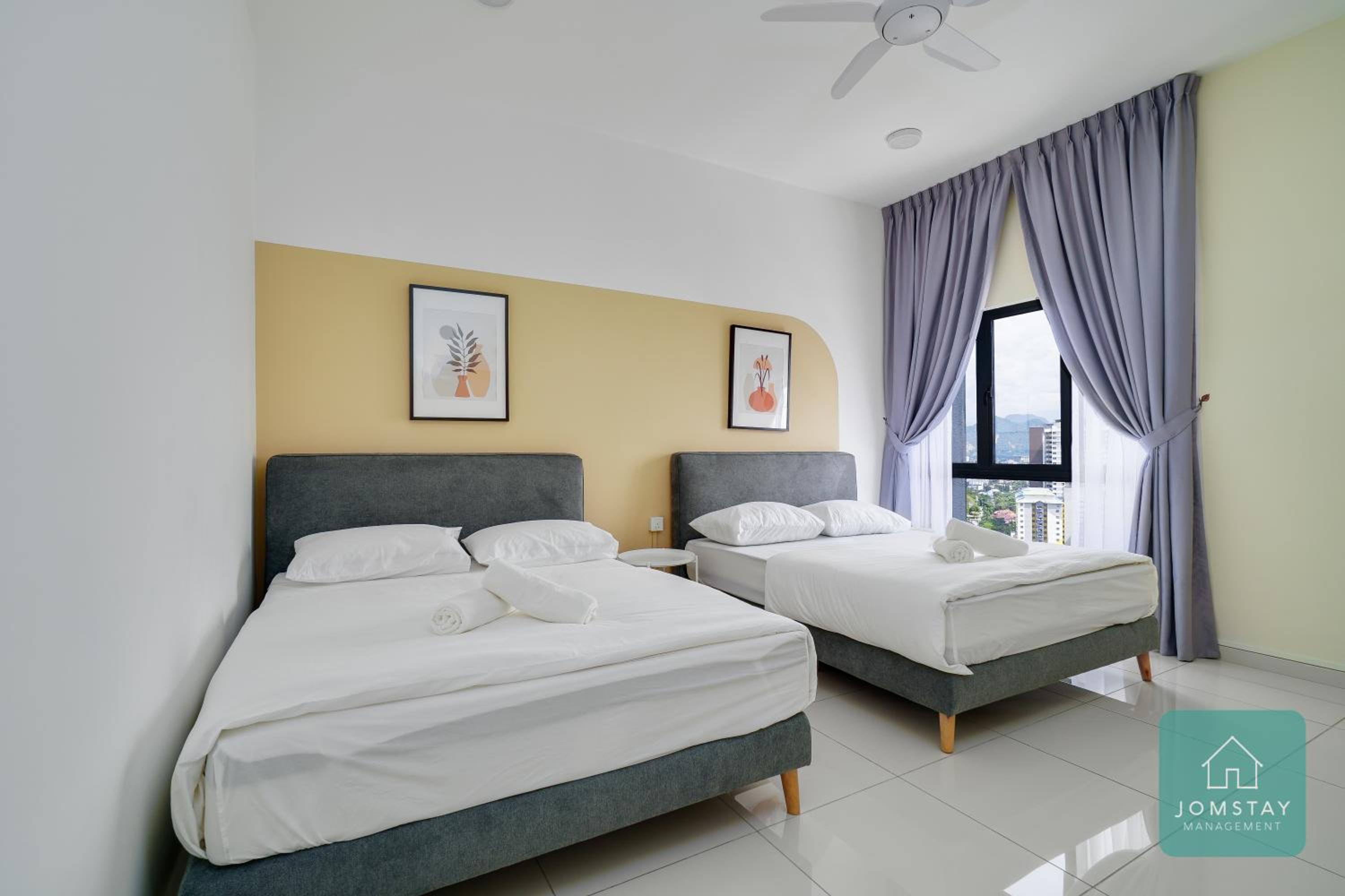 Three-Bedroom Apartment with Balcony