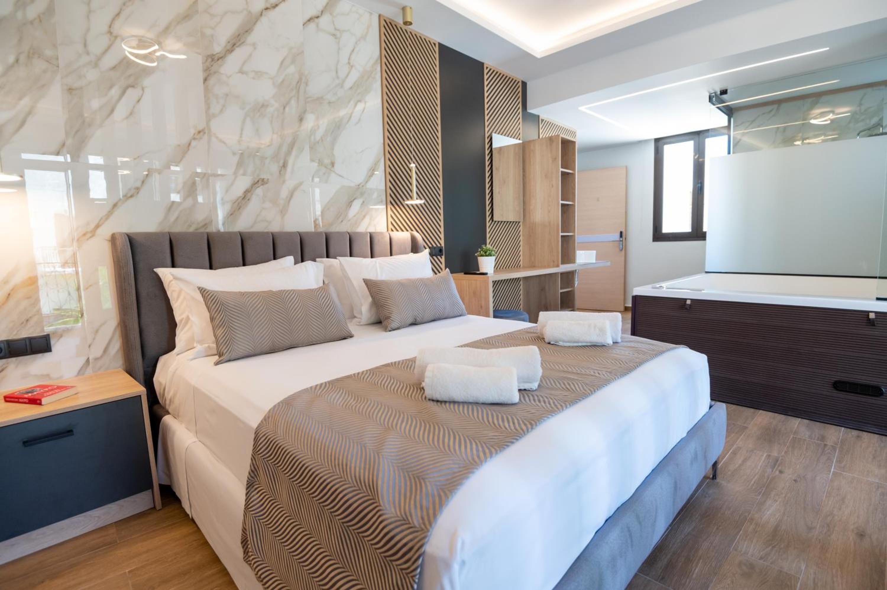 Suite with Hot Tub