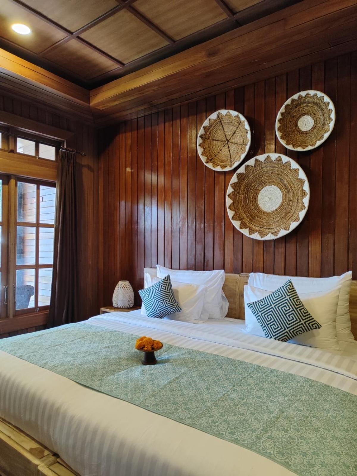 Deluxe Double Room - Photo 9