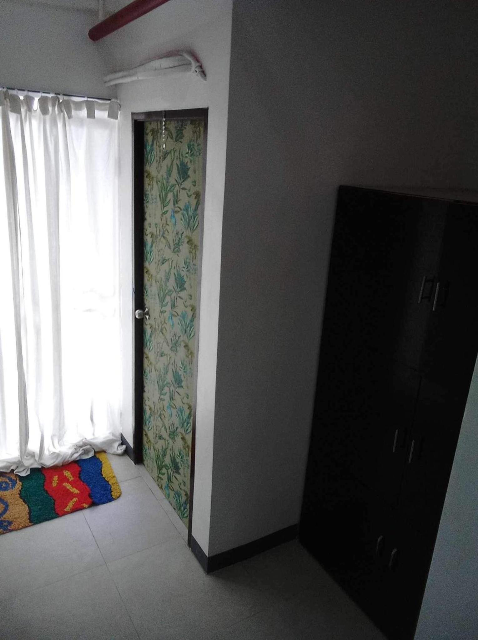 Single Bed In Dormitory Room photo 3