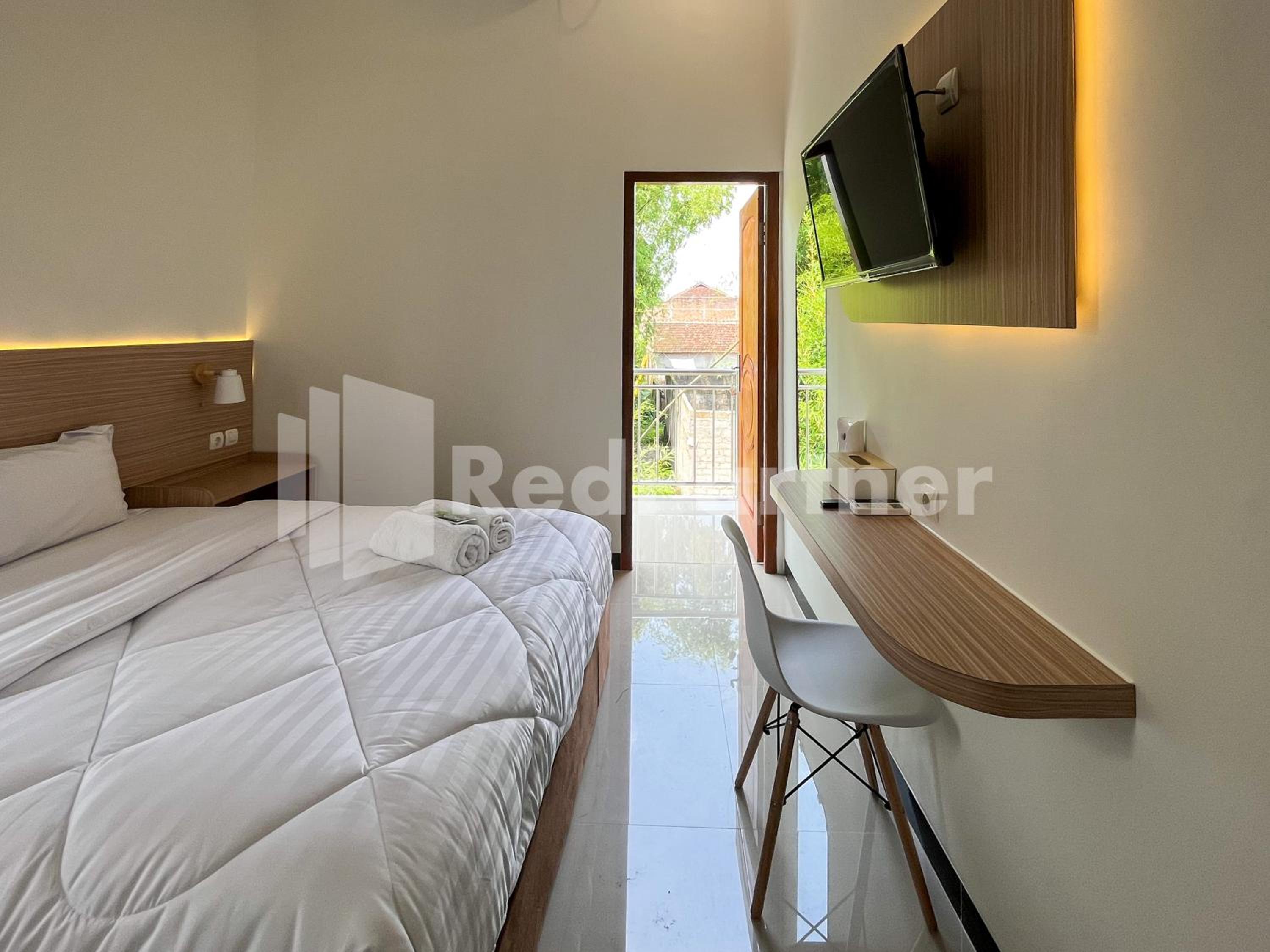 Deluxe Room - Photo 6