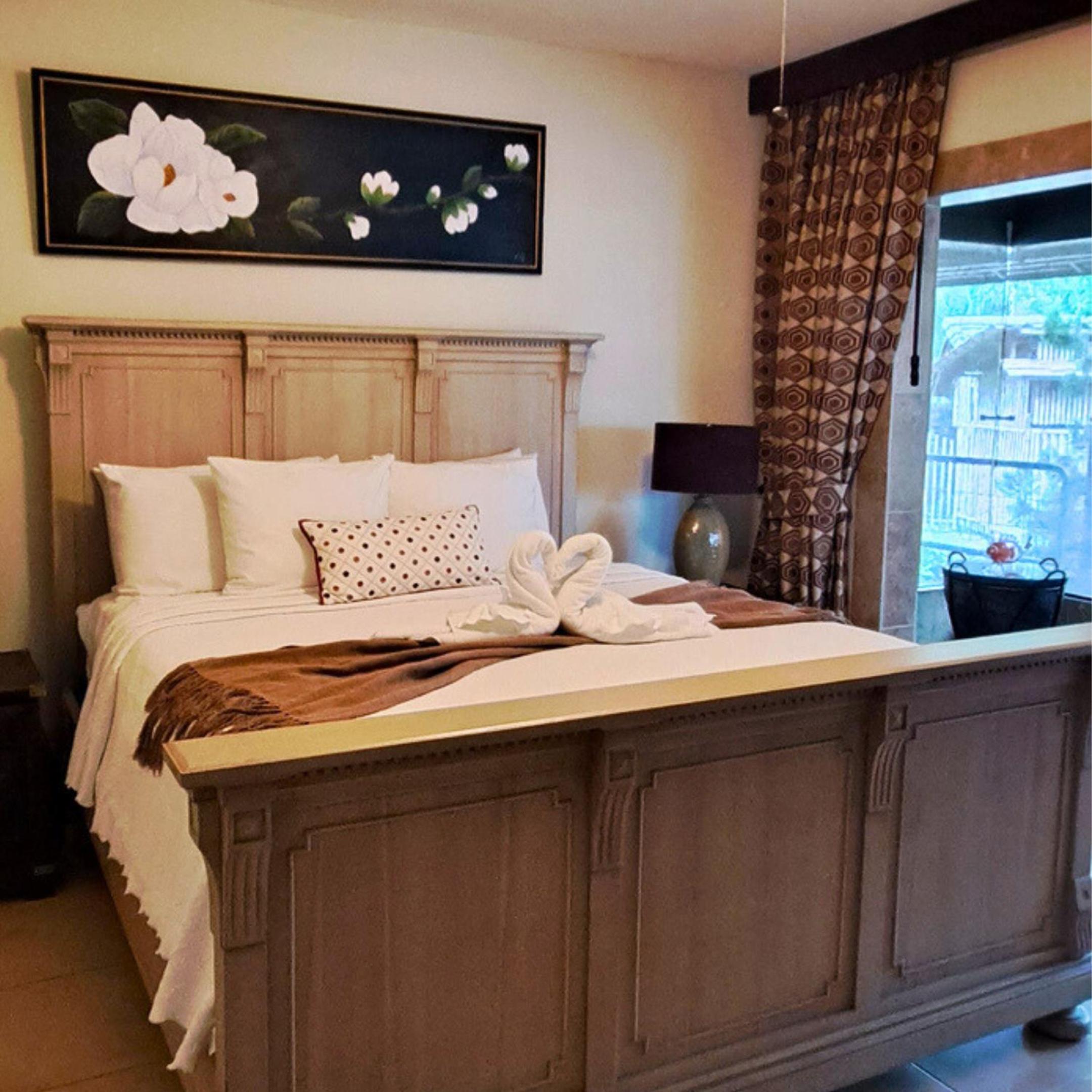 King Suite With Pool View photo 2