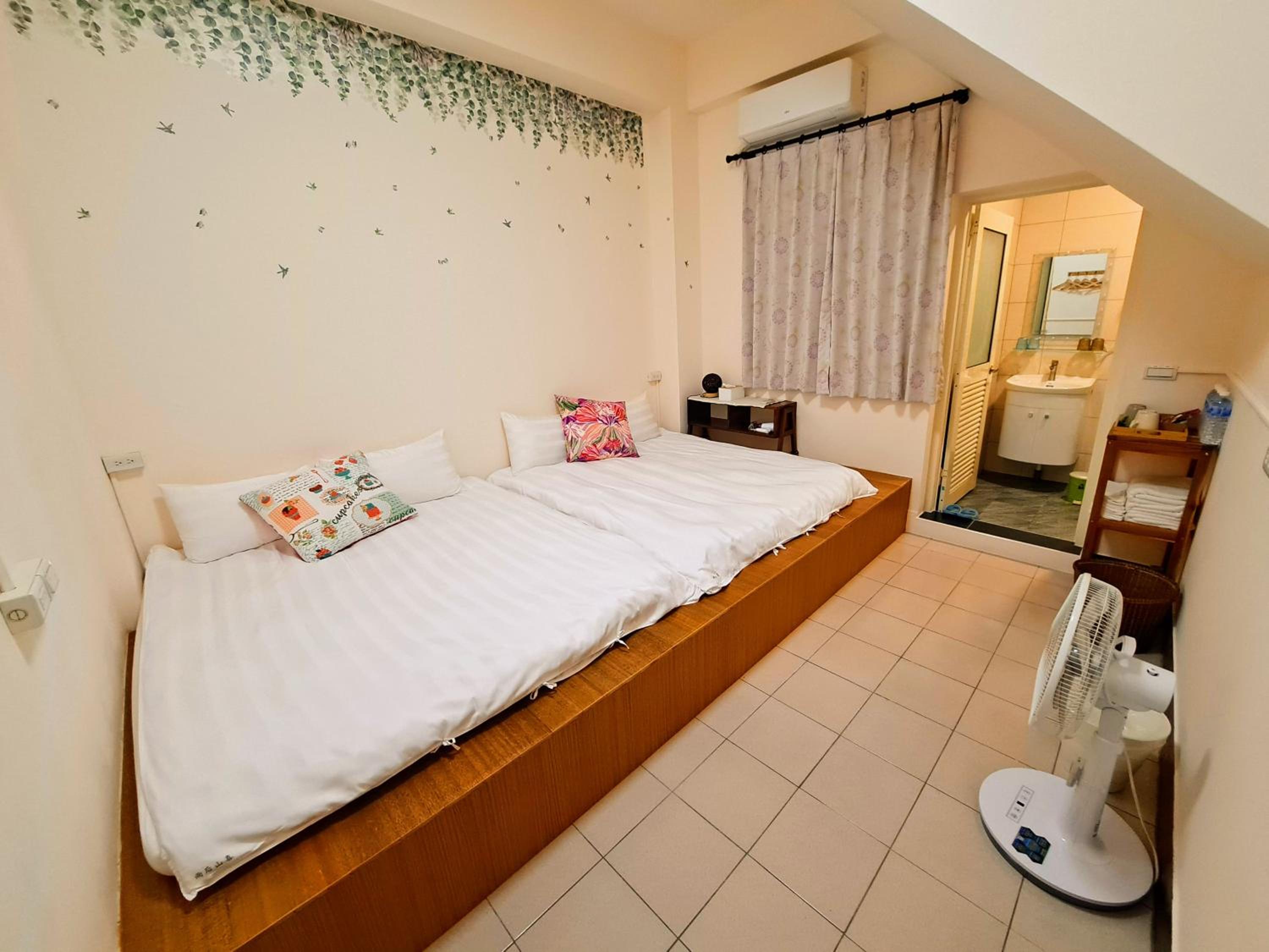 Japanese-Style Room