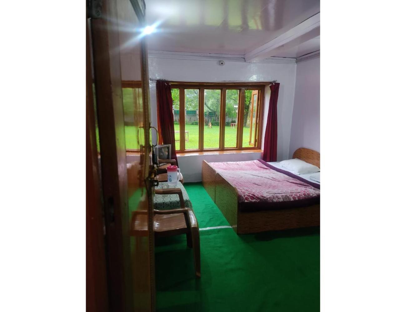 Standard Double Room photo 3