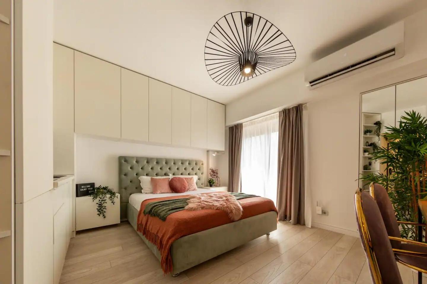 Superior Queen Studio with Balcony and River View
