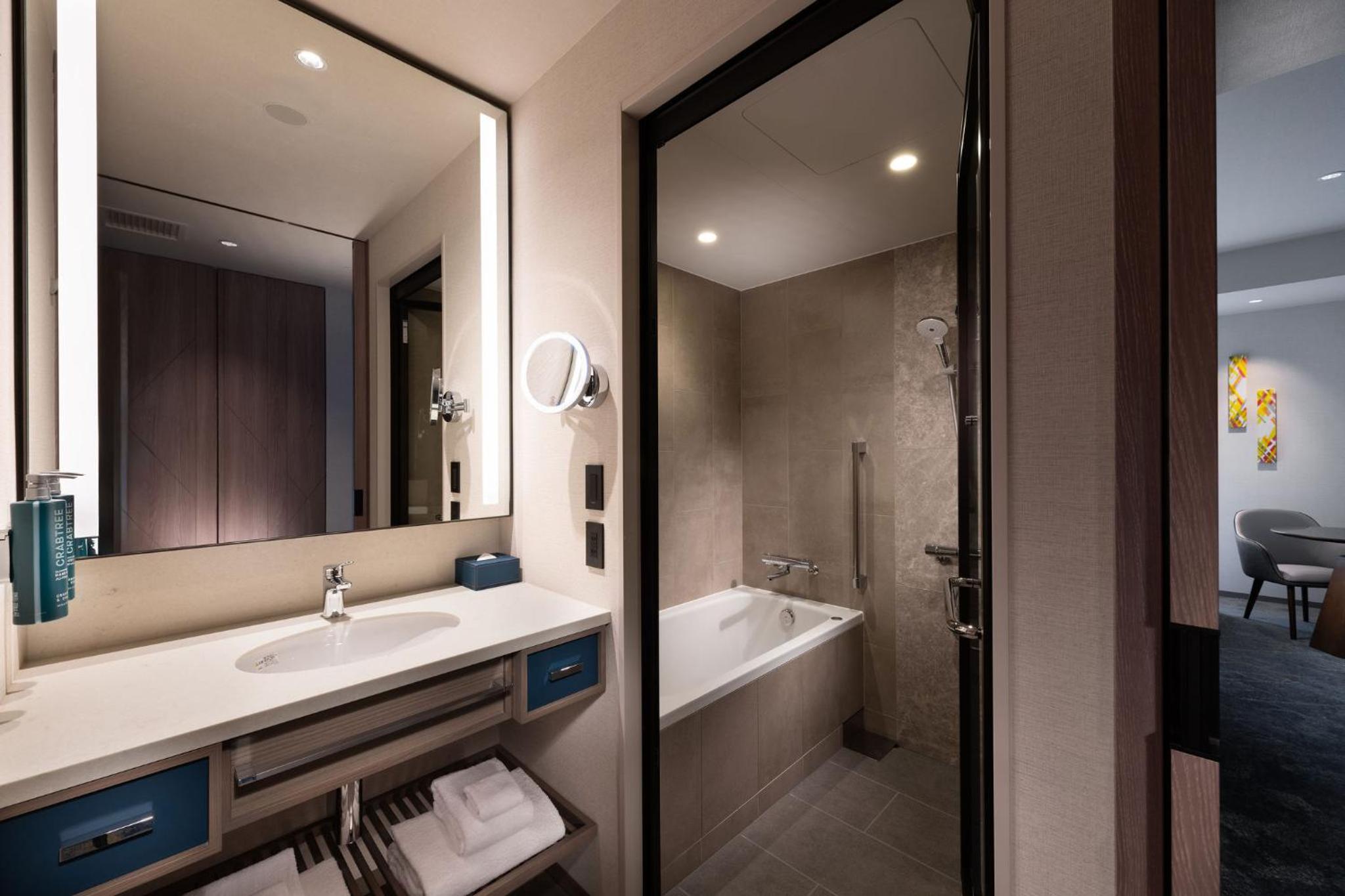 King Room with River View photo 2
