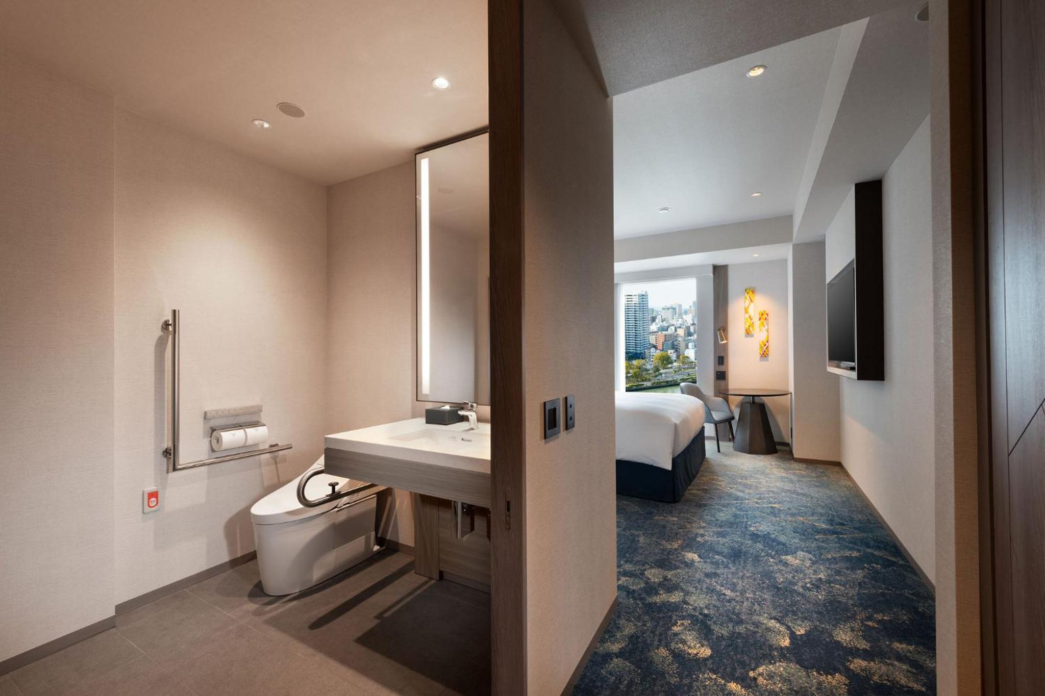 King Room - Mobility Accessible  photo 3