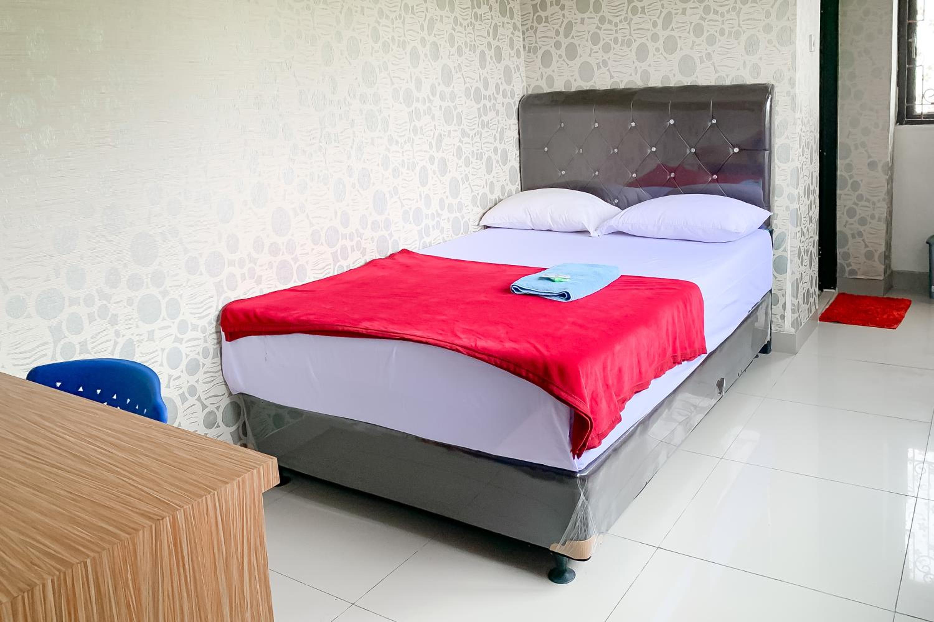 Deluxe Room - Photo 2