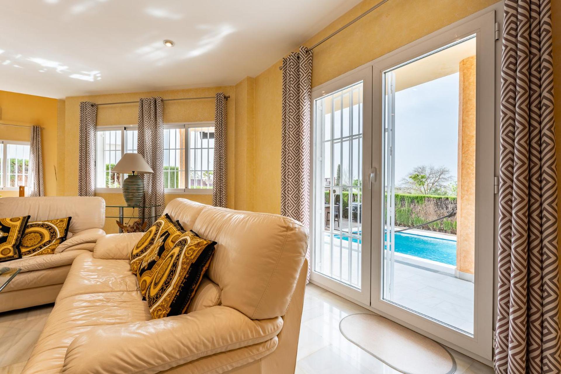 Villa photo 2
