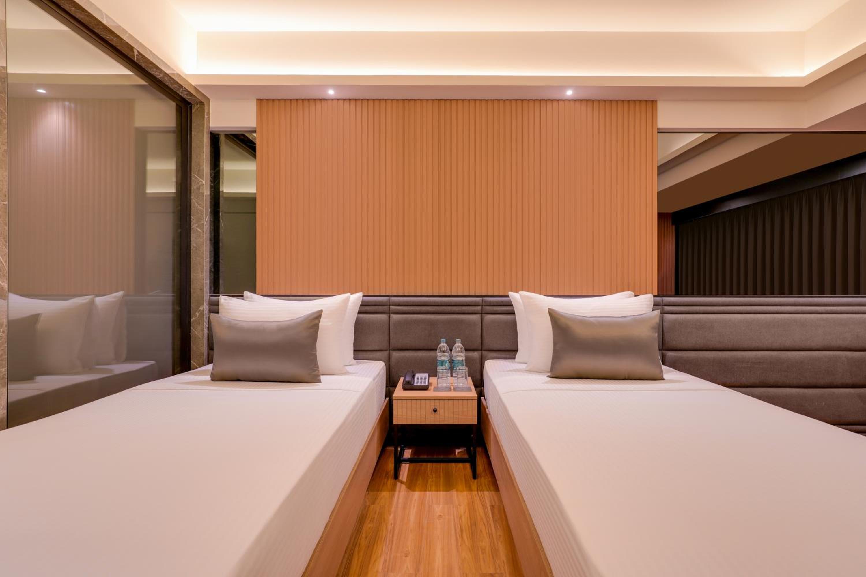 Deluxe Twin Room  (10% Discount on Laundry service) - Photo 3